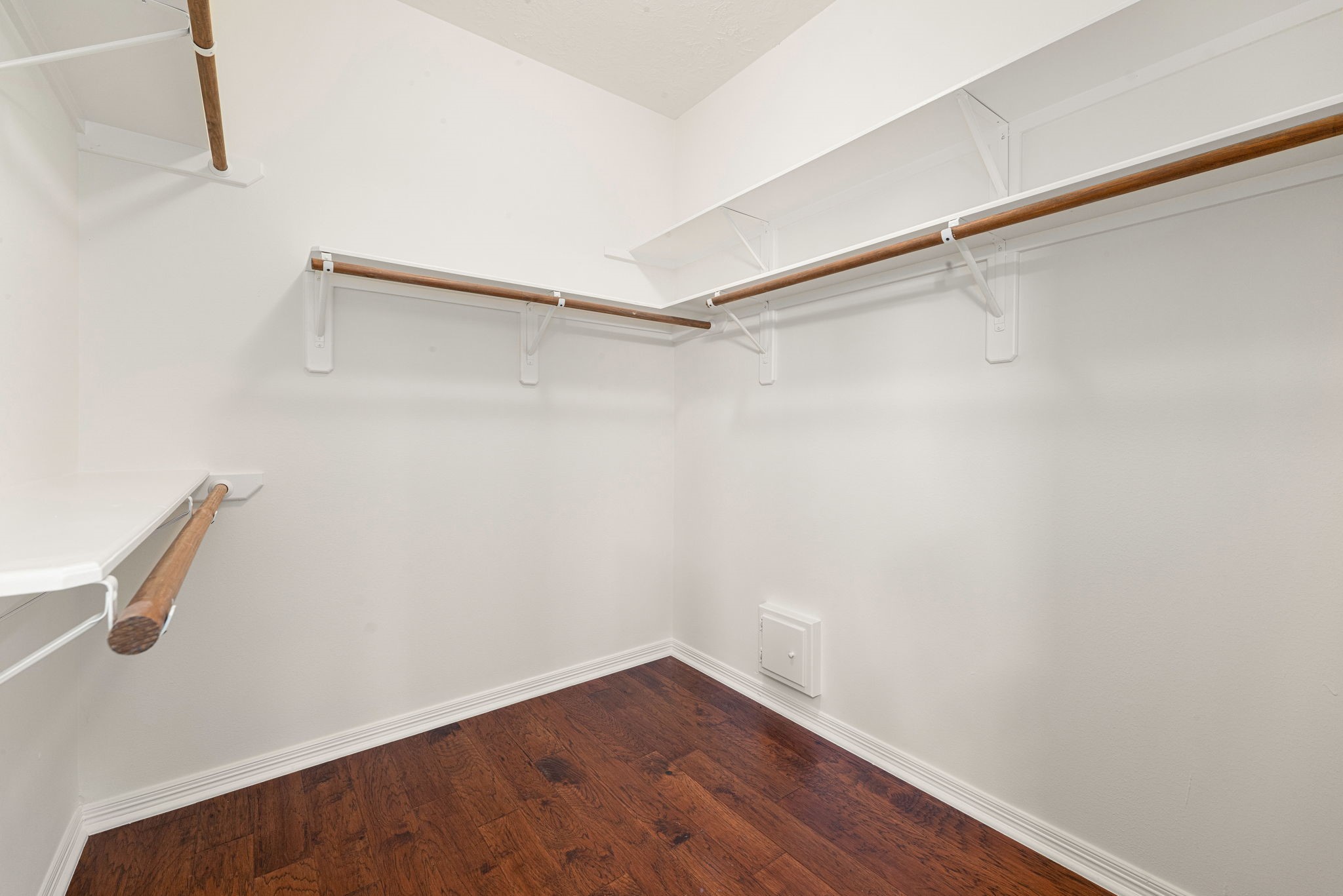 9423 Walnut Brook Court, Houston, TX 77040