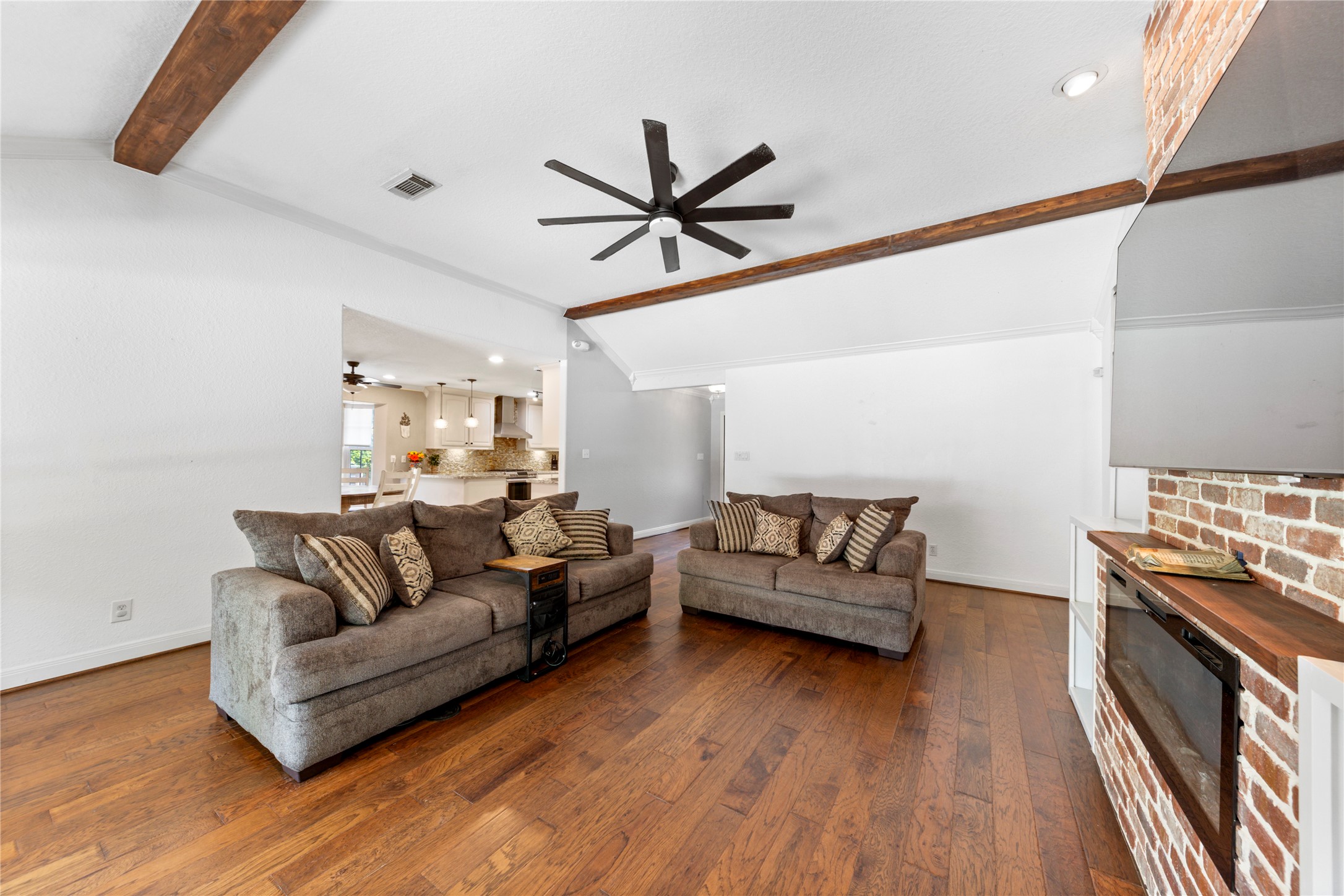 3430 W Meadow Lane, Dickinson, TX 77539