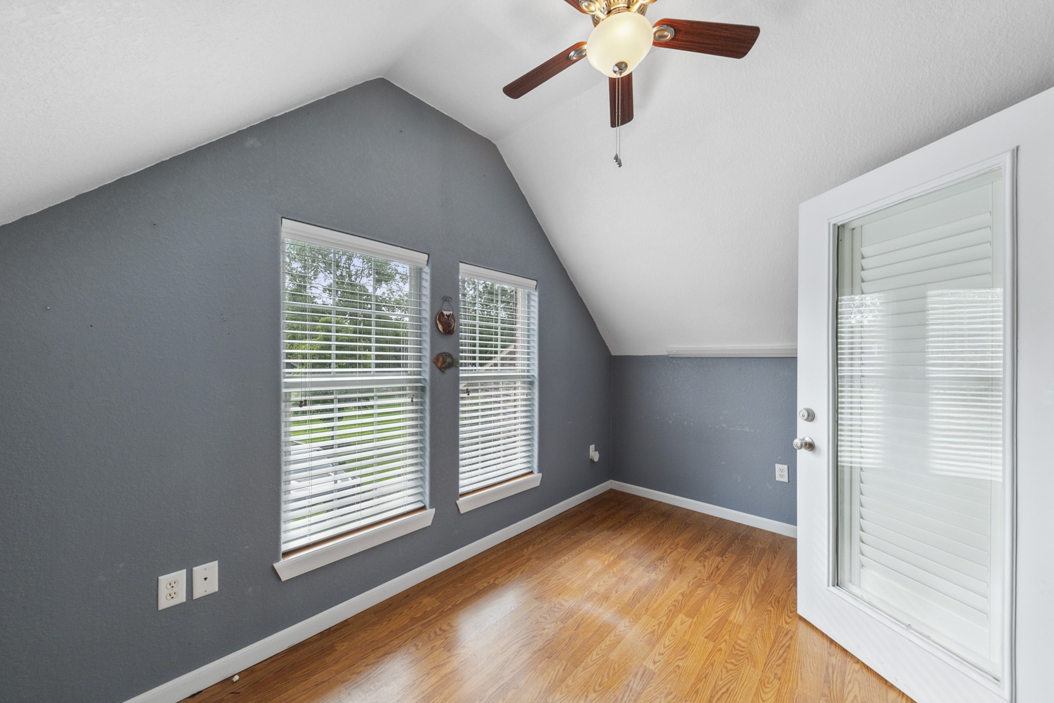 3430 W Meadow Lane, Dickinson, TX 77539