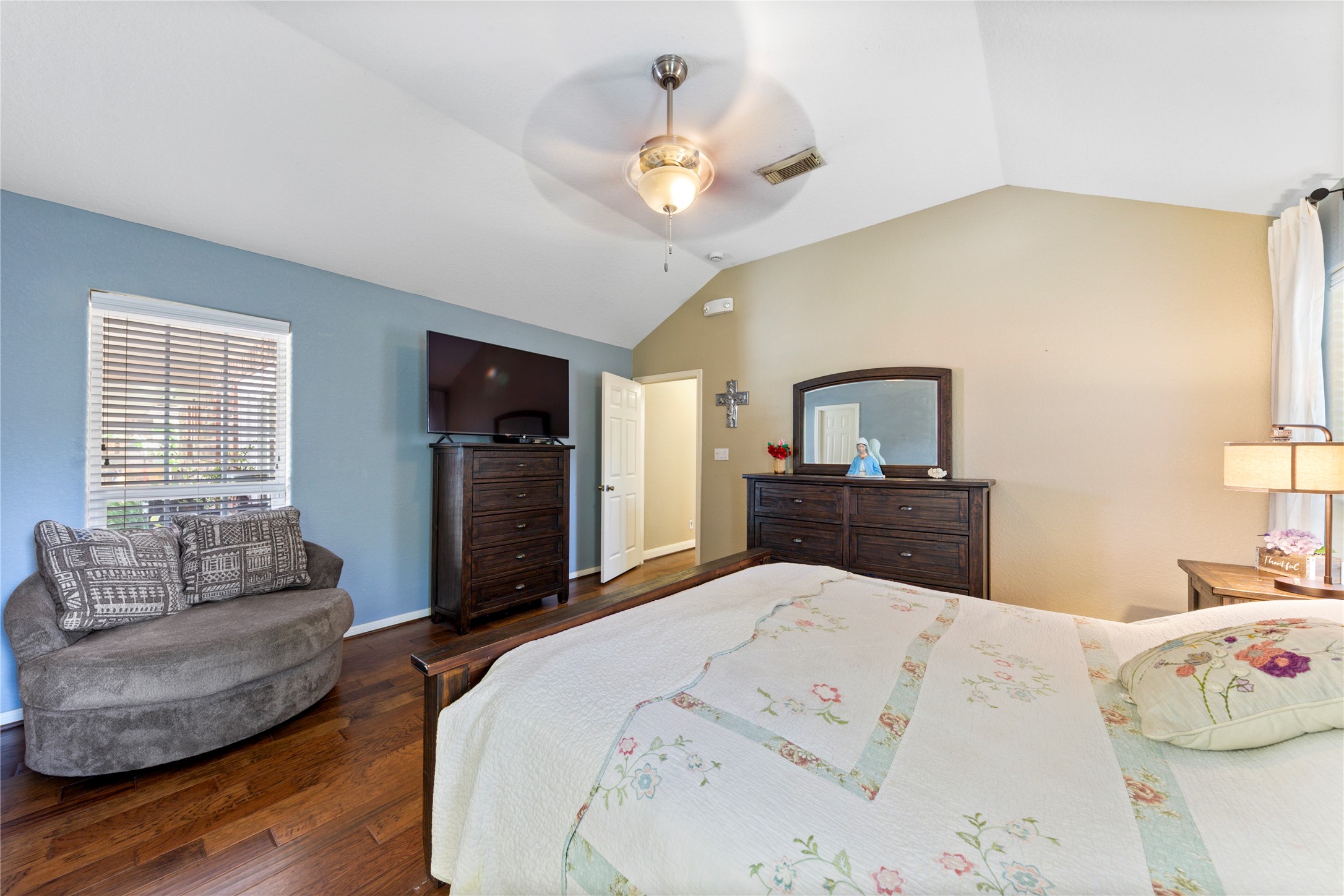 3430 W Meadow Lane, Dickinson, TX 77539
