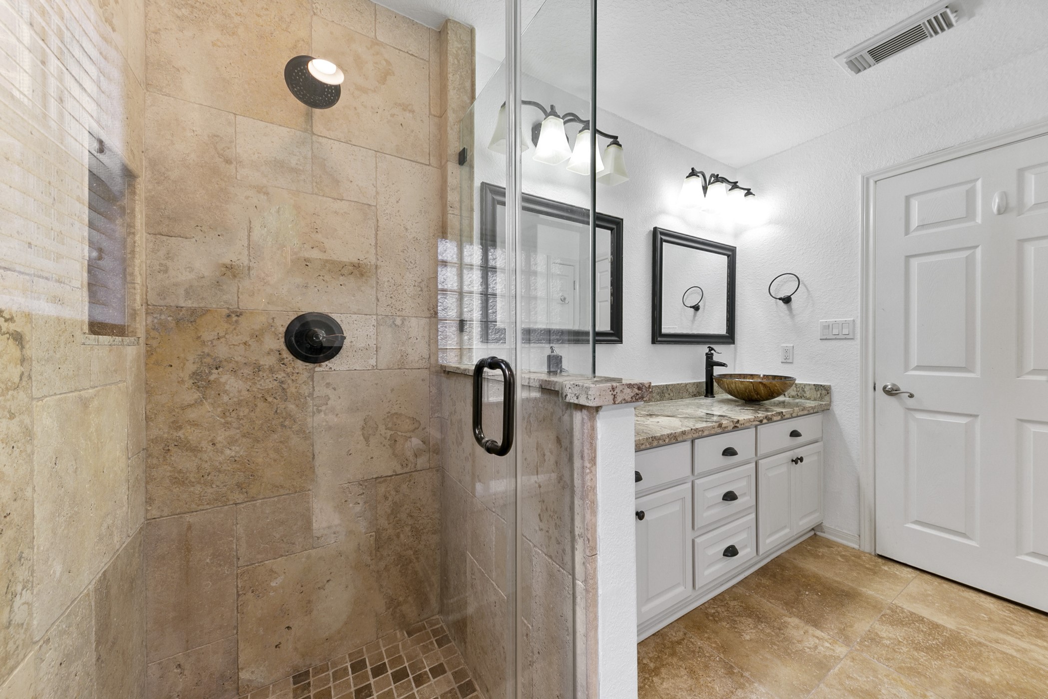3430 W Meadow Lane, Dickinson, TX 77539
