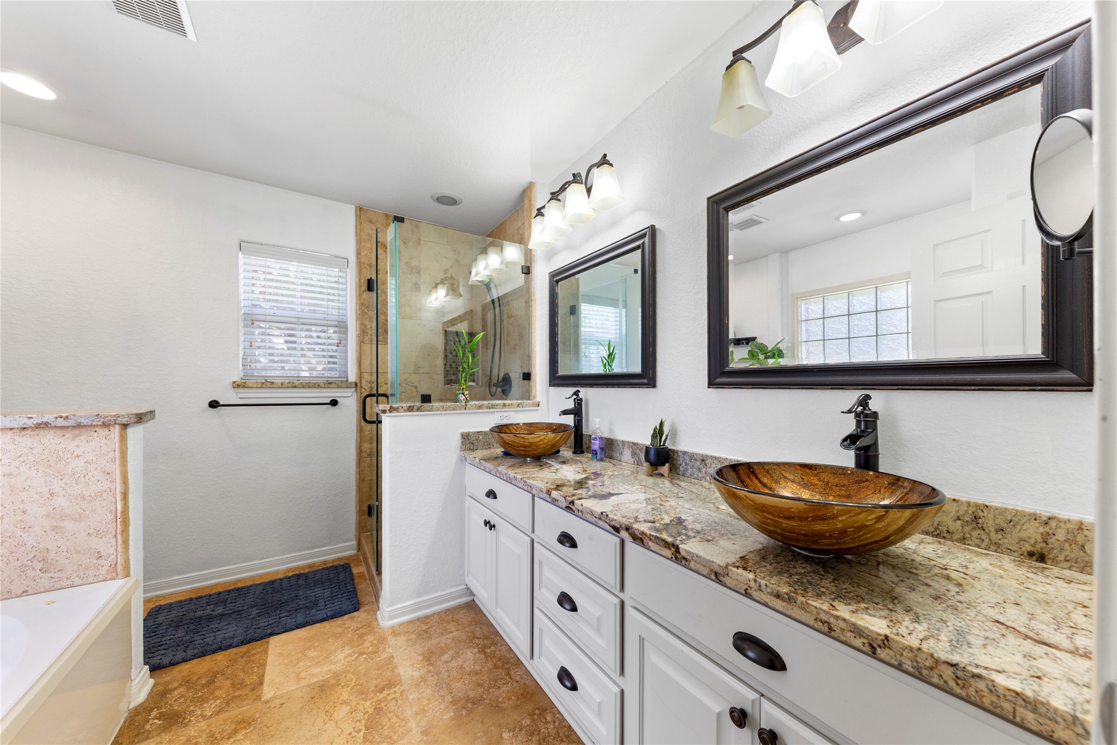 3430 W Meadow Lane, Dickinson, TX 77539