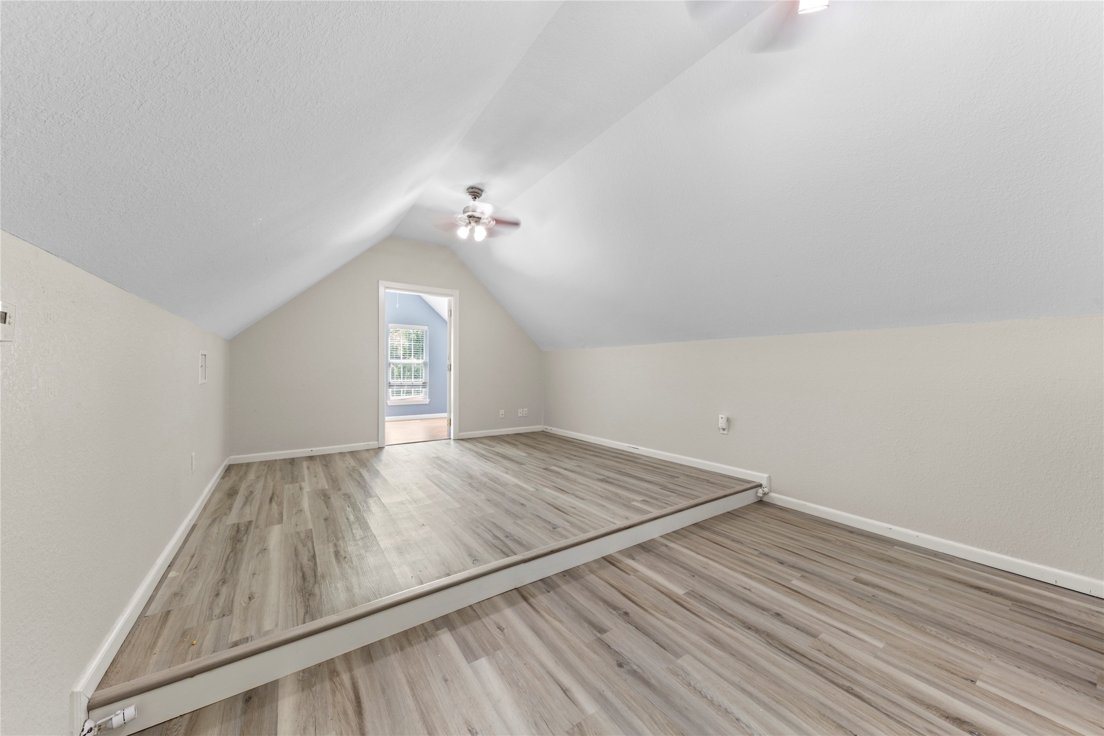 3430 W Meadow Lane, Dickinson, TX 77539