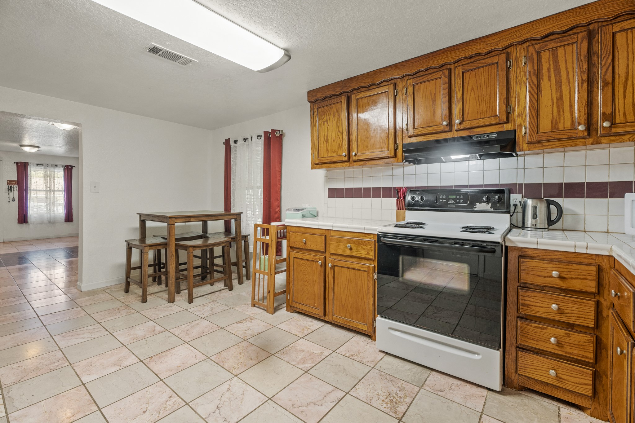4514 E 24th E Street, Dickinson, TX 77539