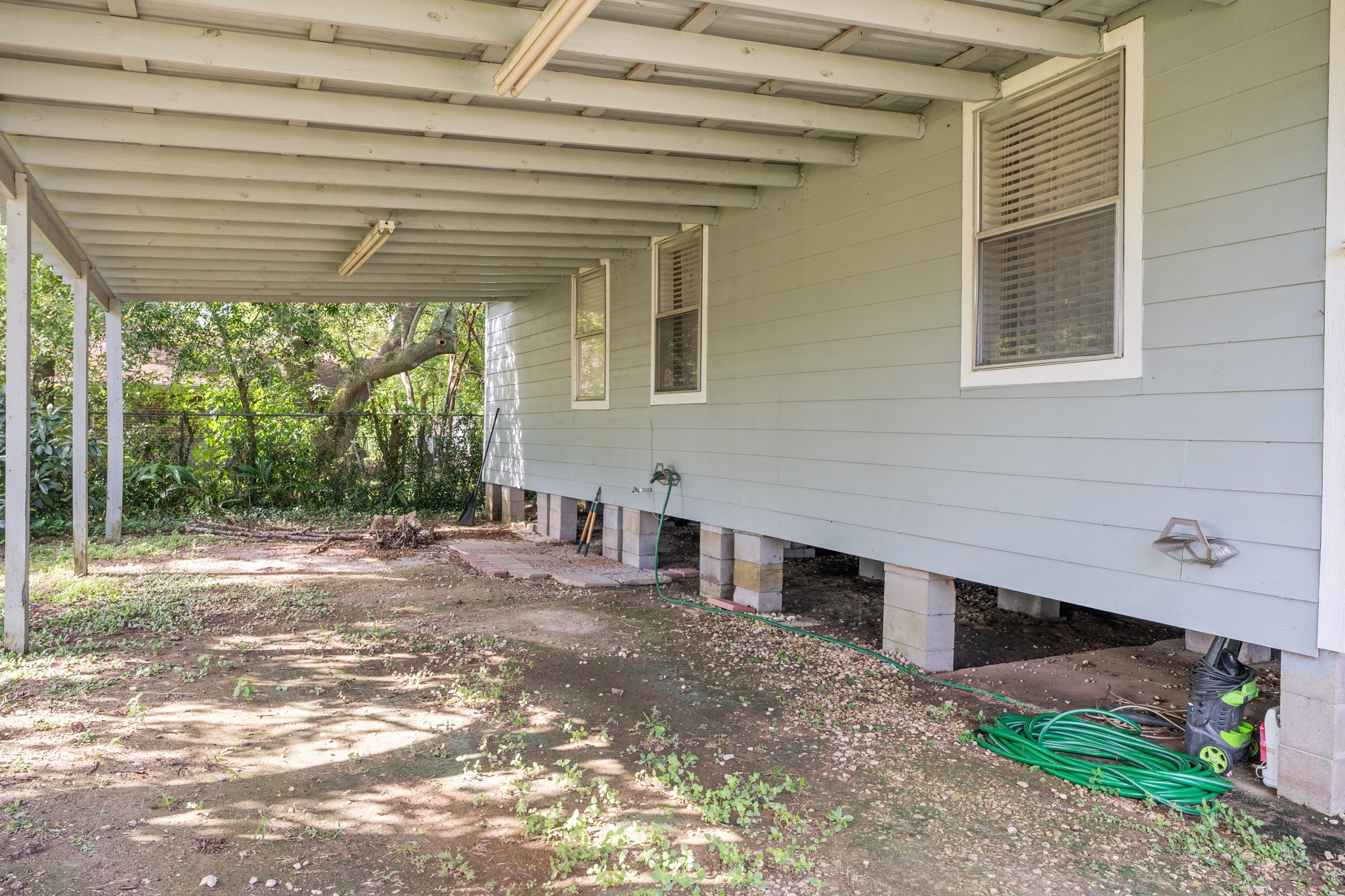 4514 E 24th E Street, Dickinson, TX 77539
