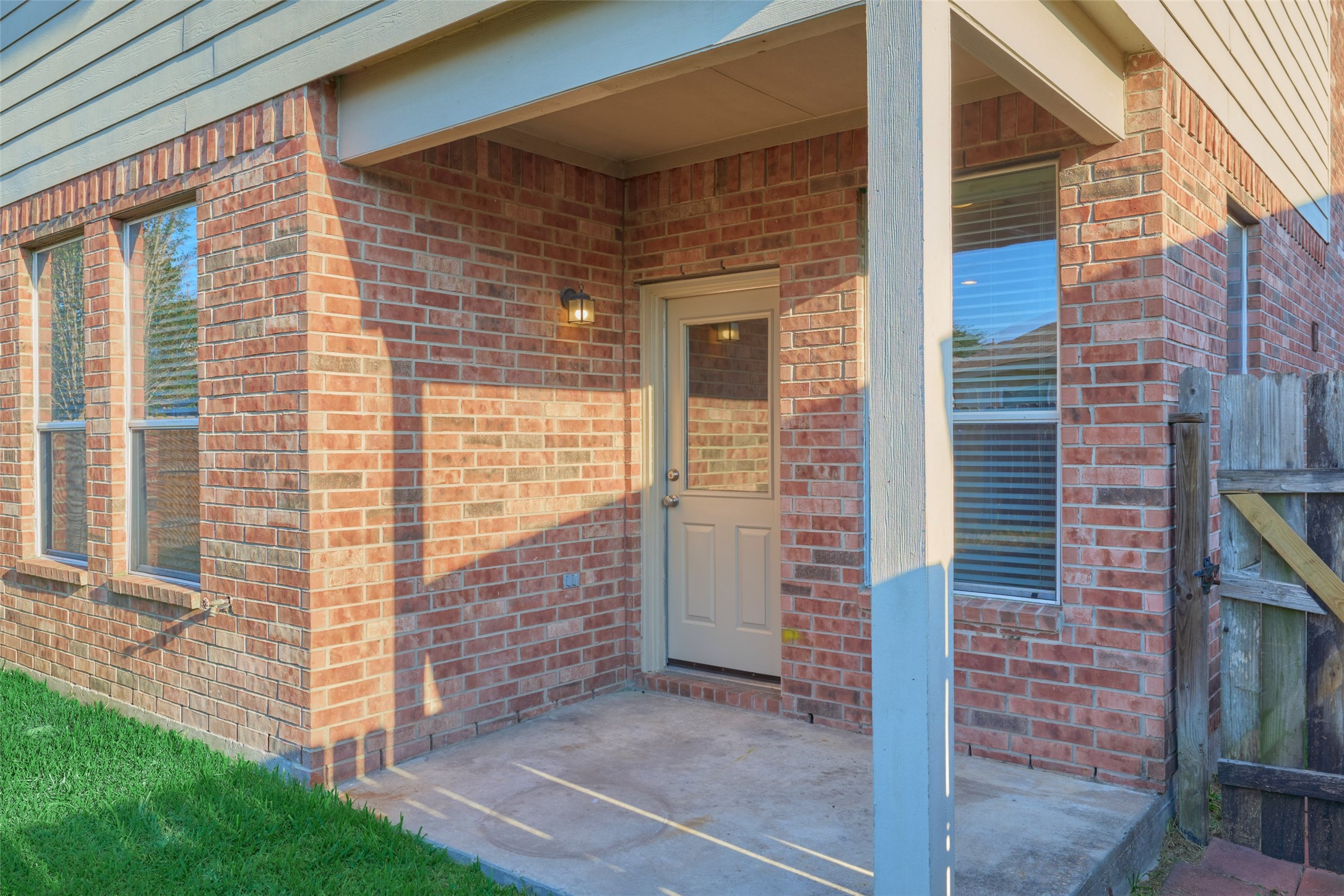 4923 Forest Hurst Drive, Spring, TX 77373