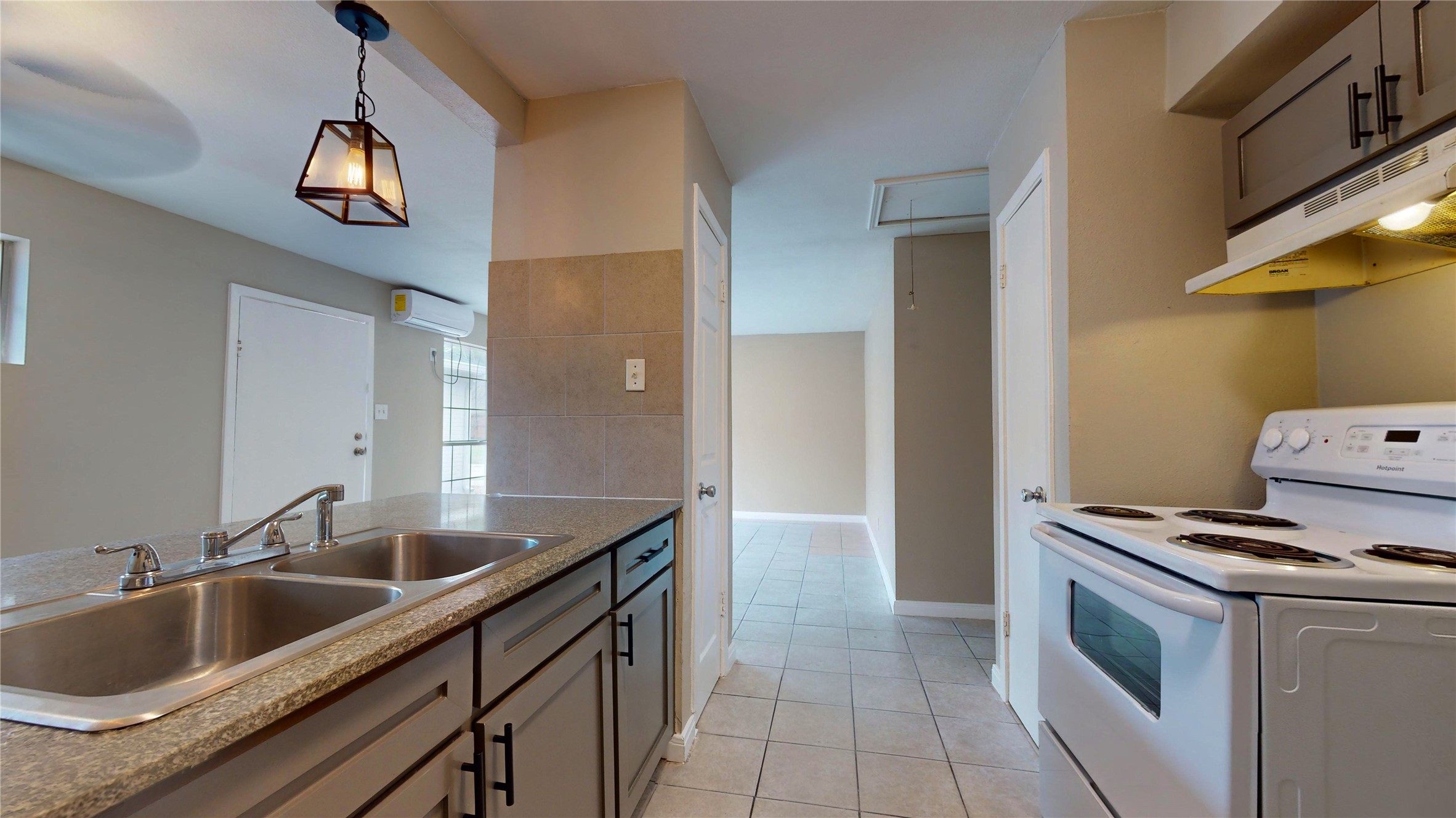 5017 Mallow Street, Houston, TX 77033