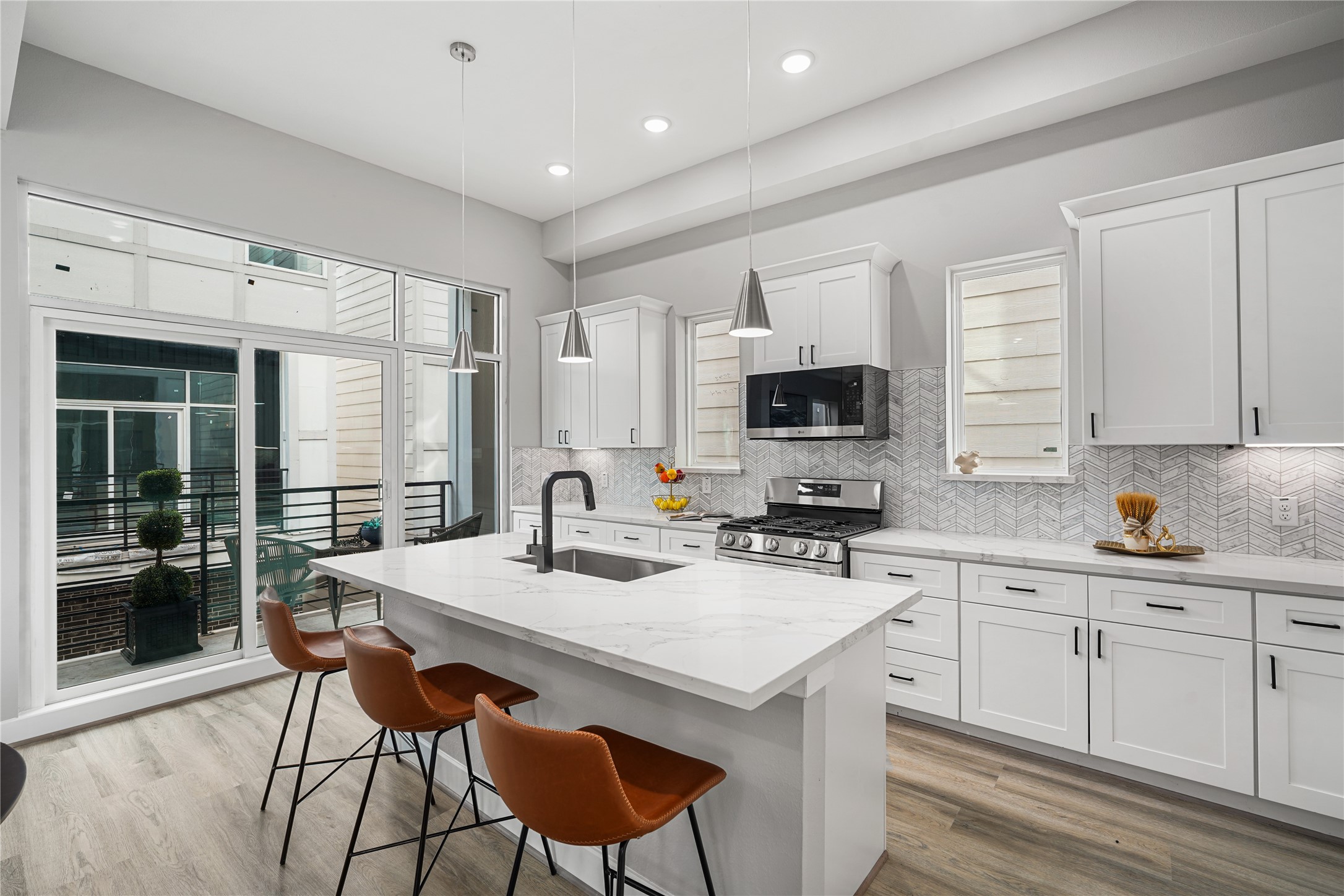 1222 W 18th Street, Houston, TX 77008