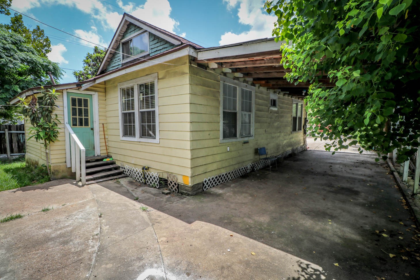 9243 E Avenue O, Houston, TX 77012
