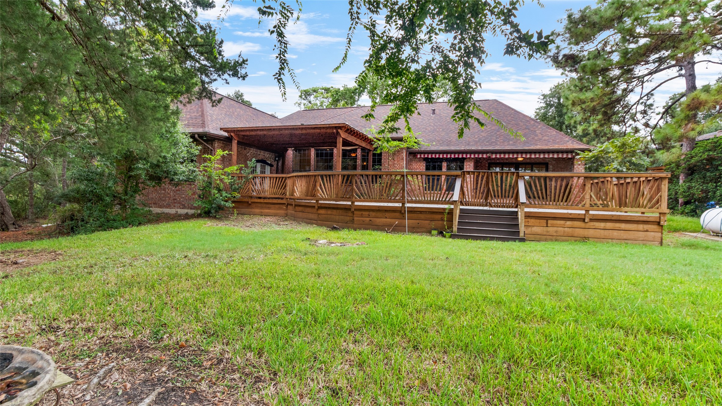 Imagine entertaining your guests in this amazing backyard!