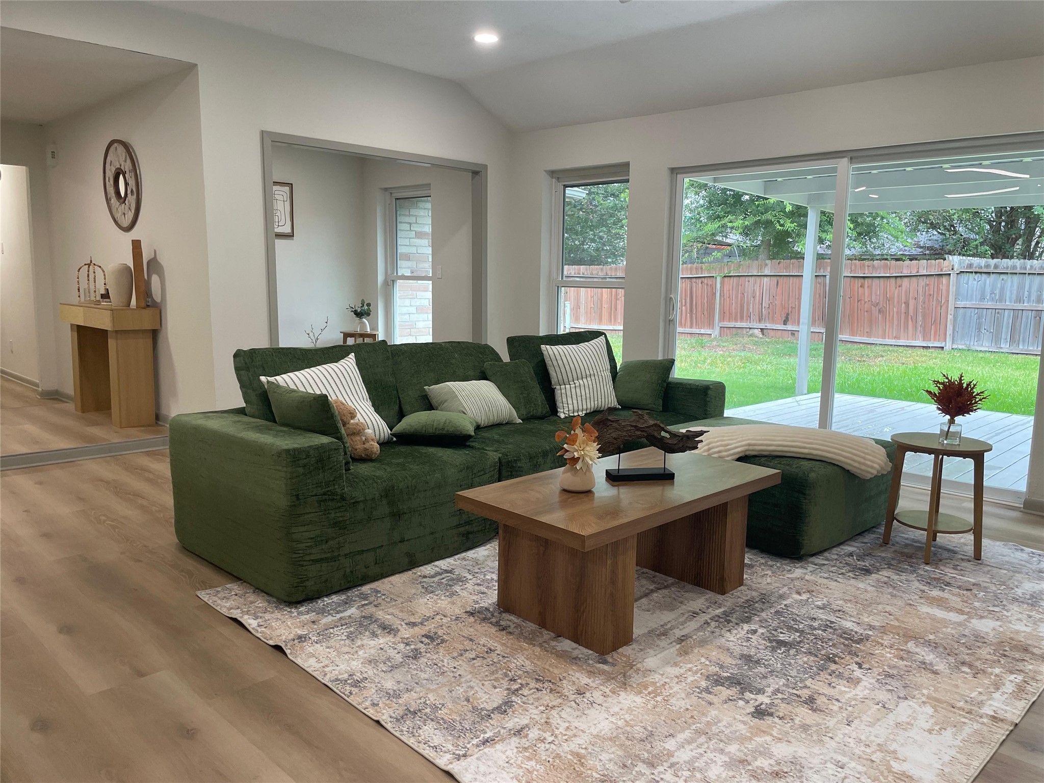3826 Manordale Drive, Houston, TX 77082 3826 Manordale Drive, Houston, TX 77082