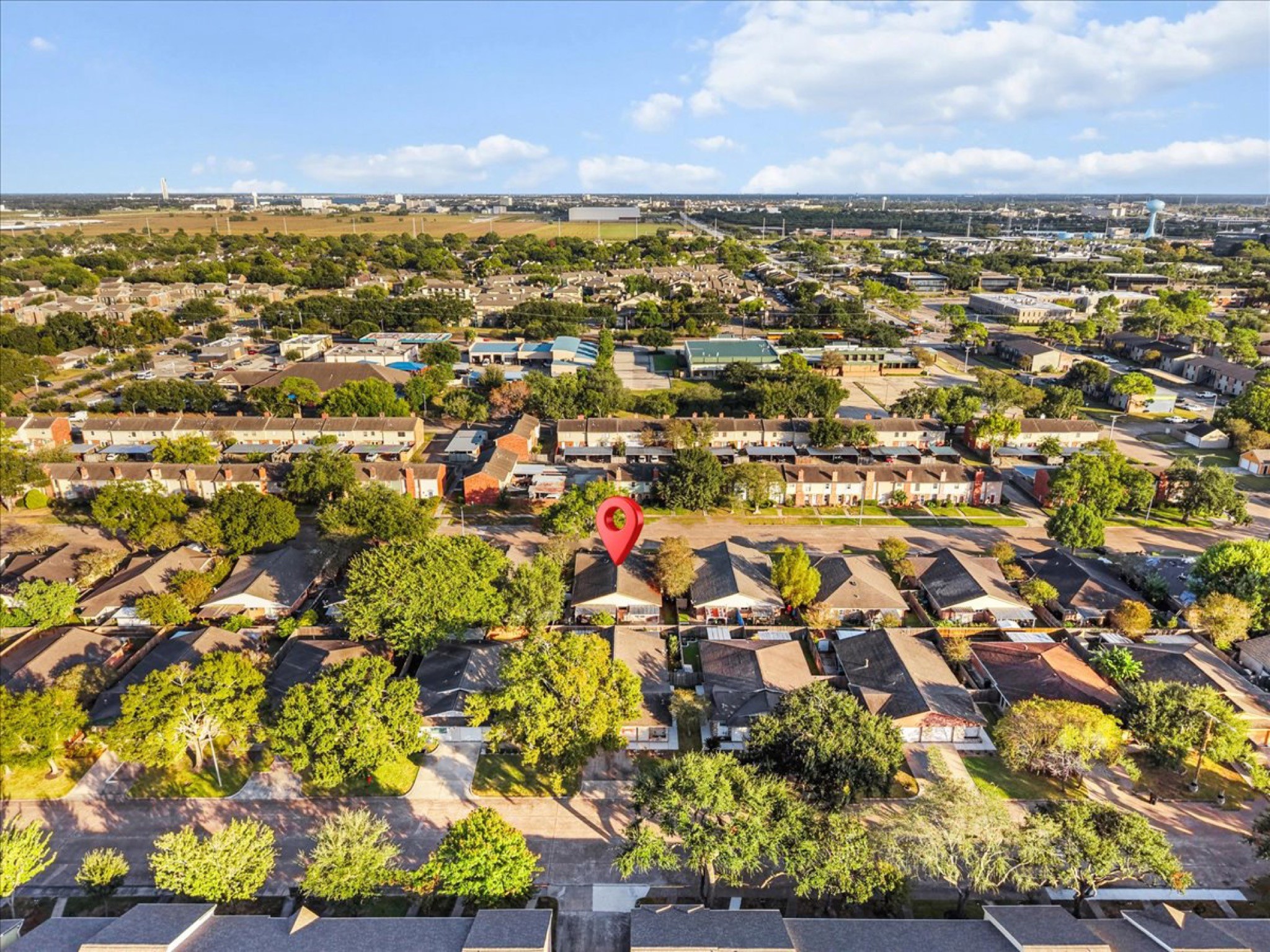 Just steps from community walking trails, scenic lakes, and lush green space in Clear Lake.
