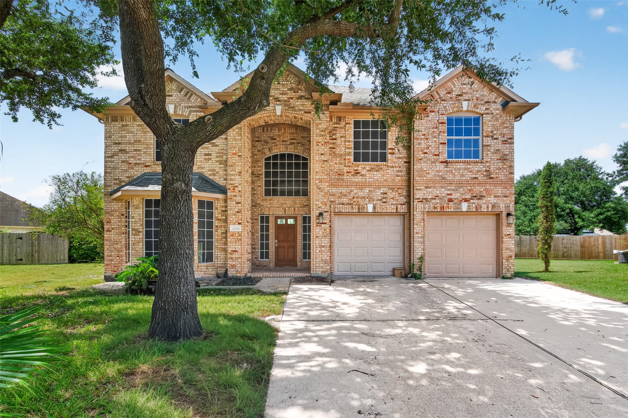 2210 Laurel River Bend, Houston, TX 77014 2210 Laurel River Bend, Houston, TX 77014