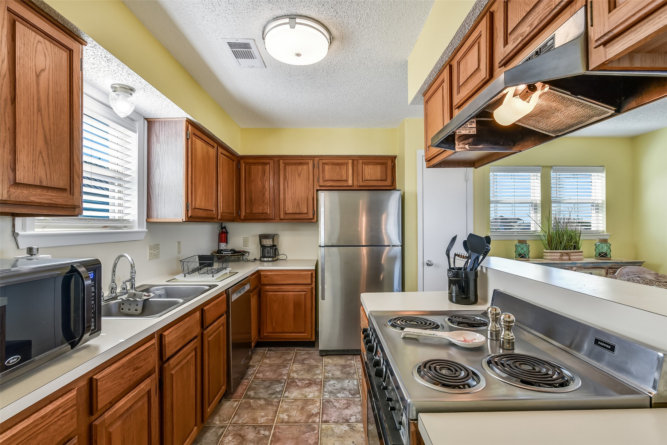 3902 Island Court, Galveston, TX 77554