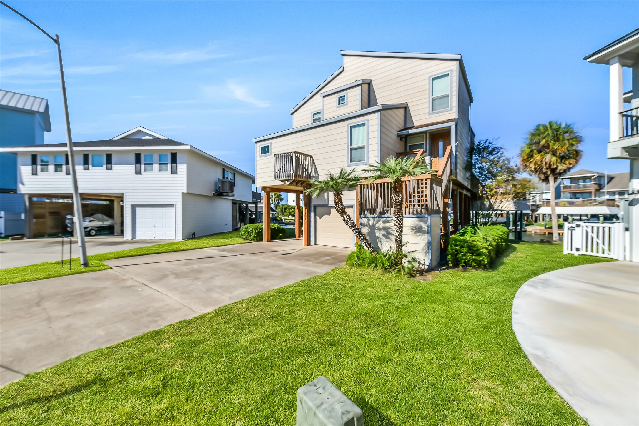 3902 Island Court, Galveston, TX 77554