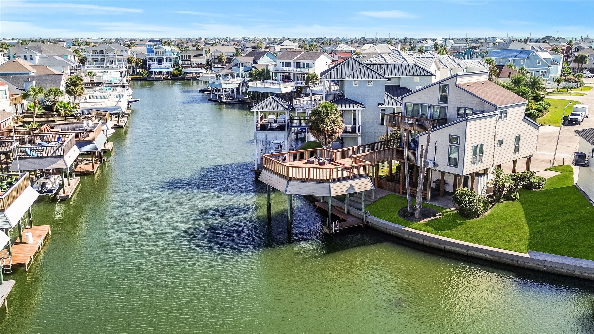 3902 Island Court, Galveston, TX 77554