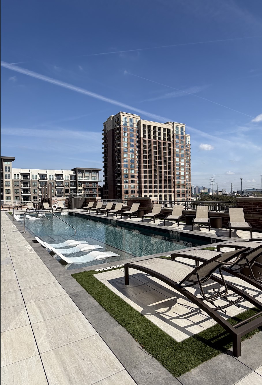Enjoy a relaxing day in the swimming pool with views to Downtown.