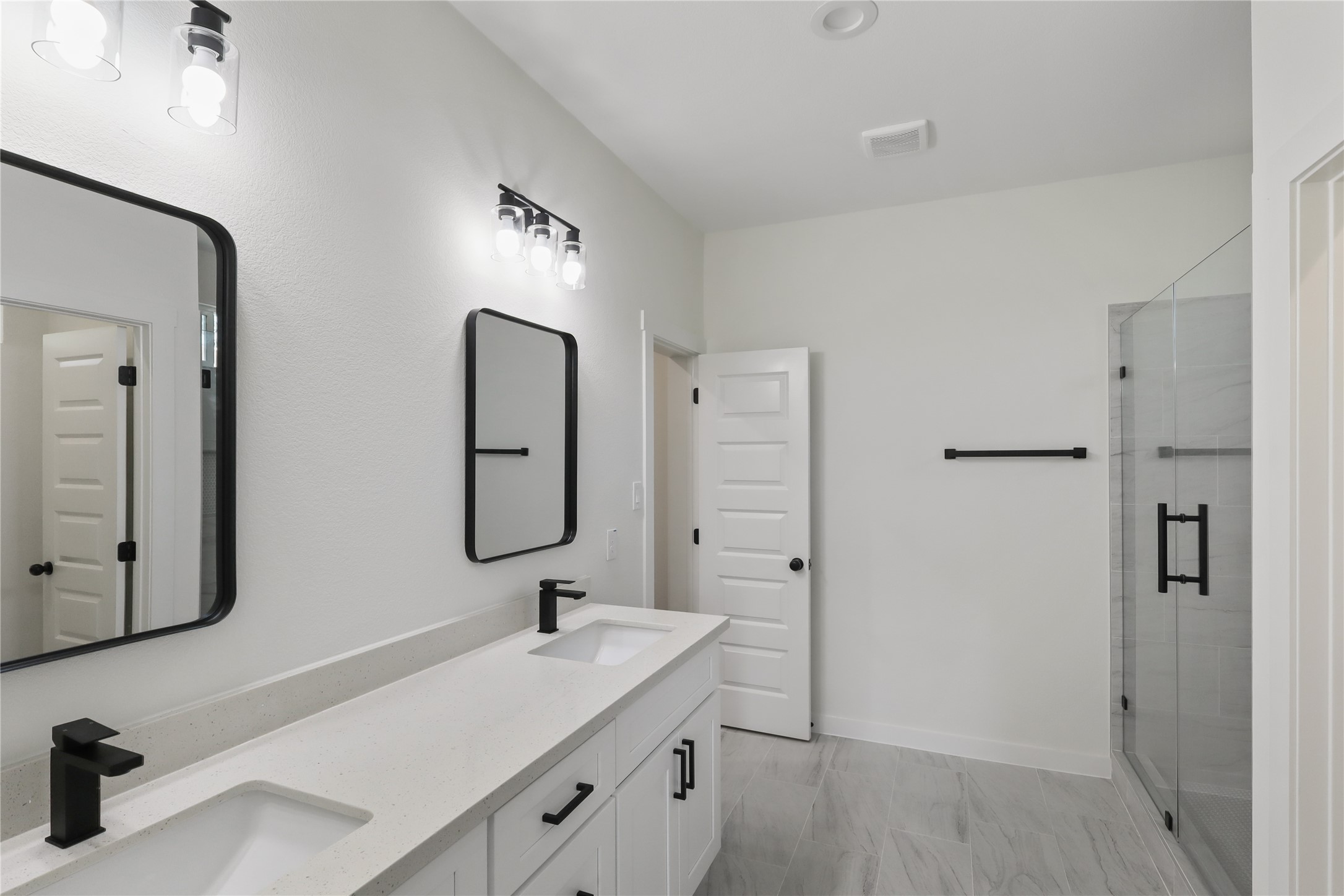 Double sink in primary Bathroom