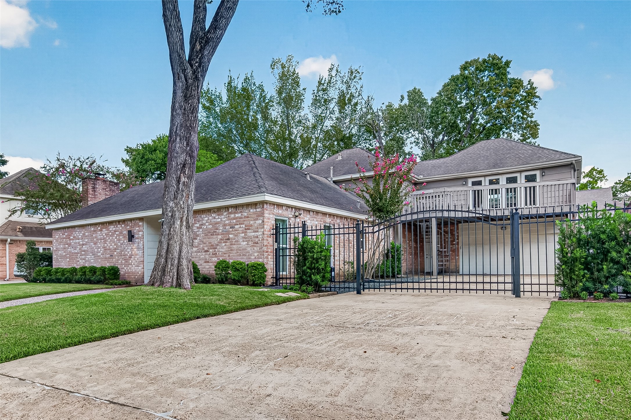 Welcome to 1122 Daria Drive! This kitchen was completely renovated in 2025. Waterfall quartz countertops on the island. Welcome to 1122 Daria Drive! This kitchen was completely renovated in 2025. Waterfall quartz countertops on the island.