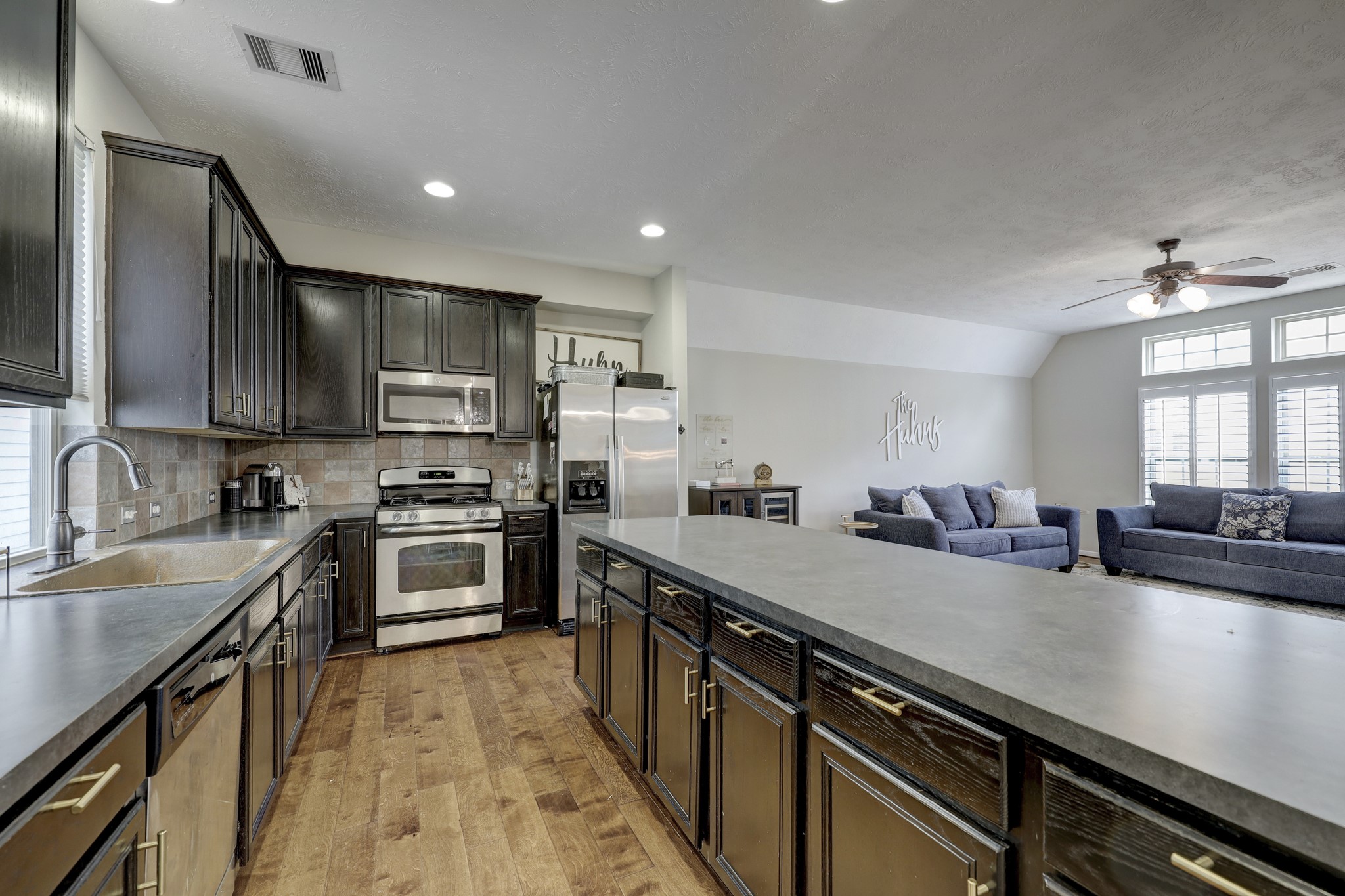 3323 Masters Point Drive, Houston, TX 77091
