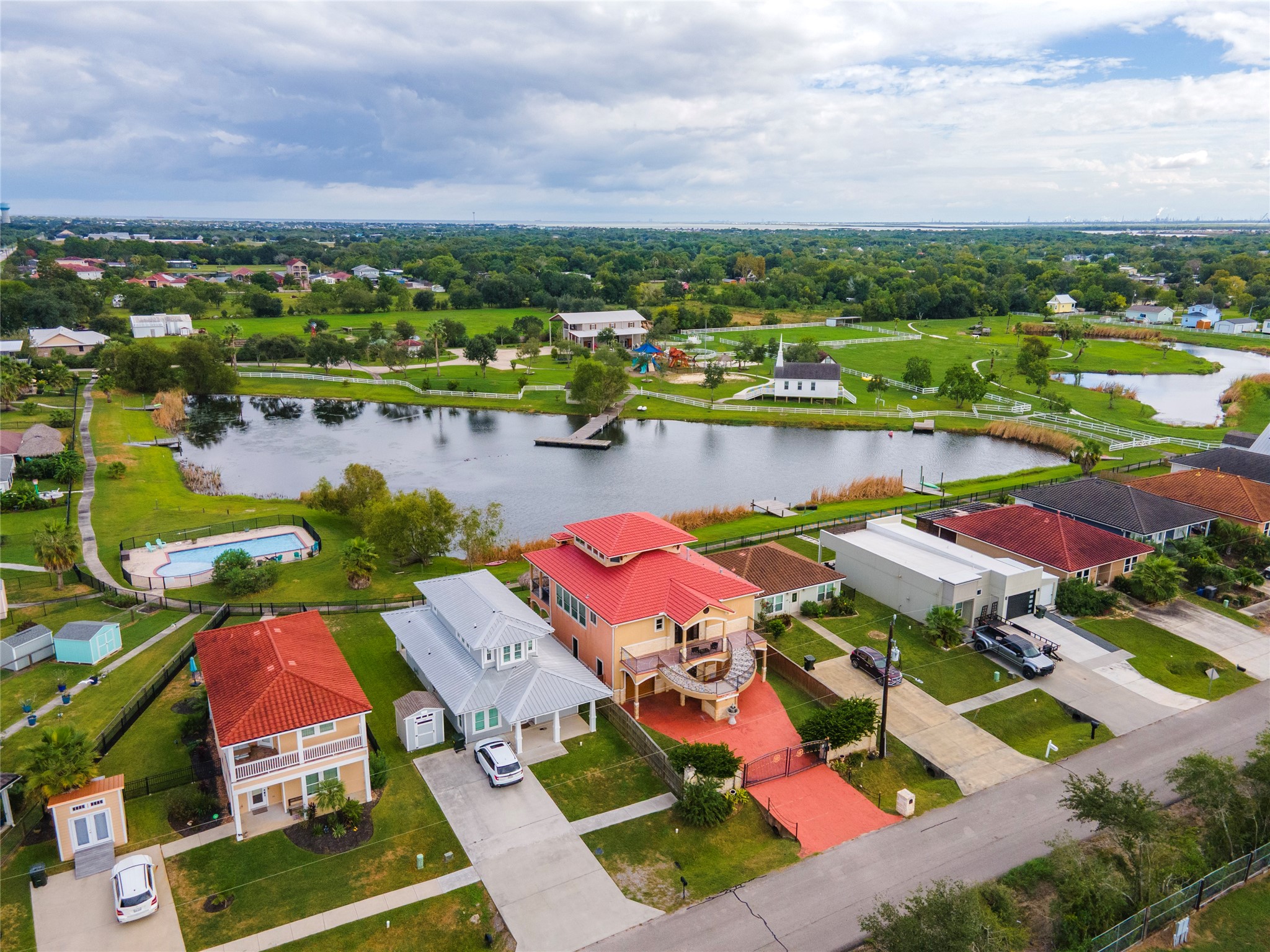 615 29th Street, San Leon, TX 77539