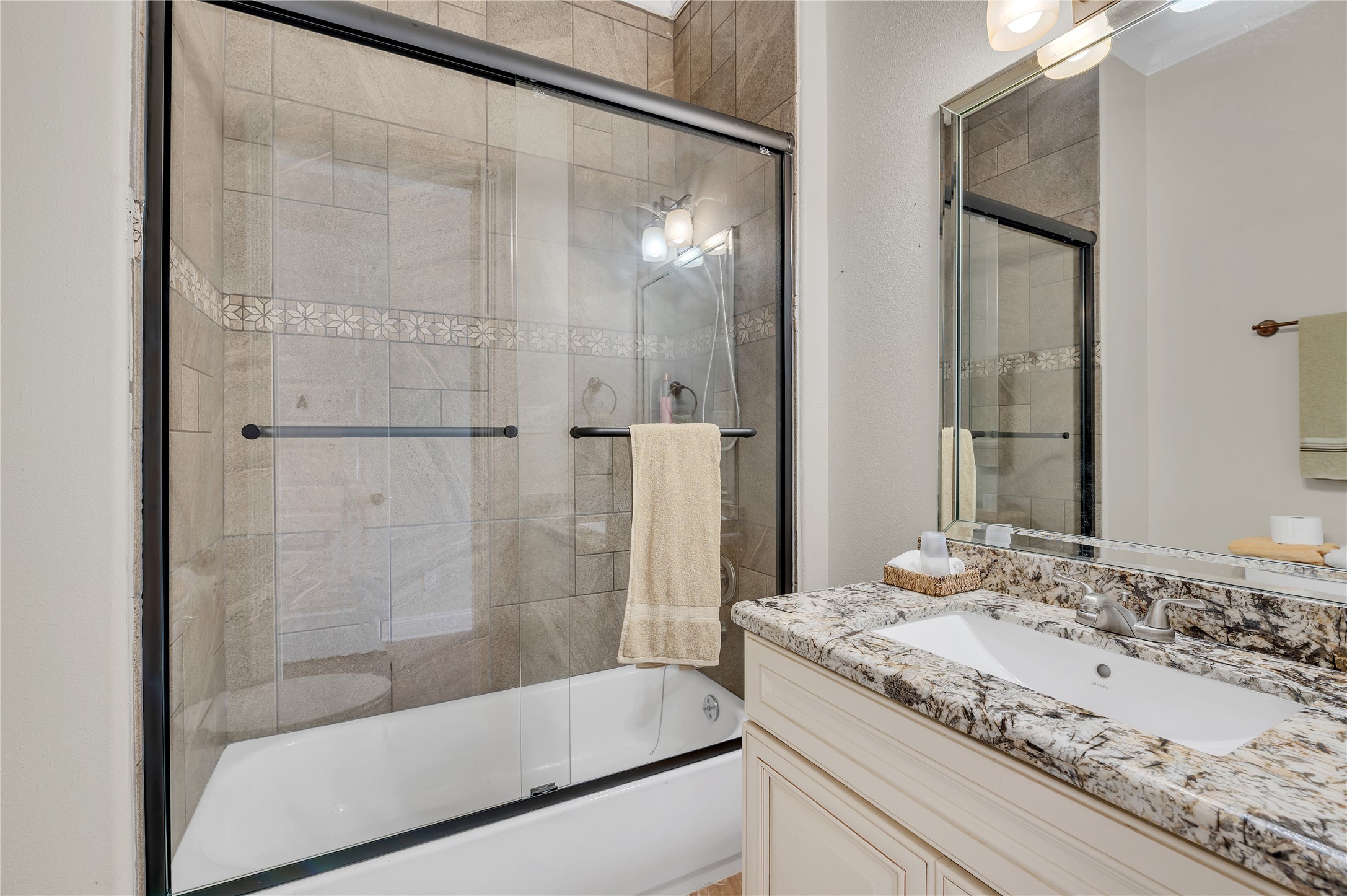 615 29th Street, San Leon, TX 77539