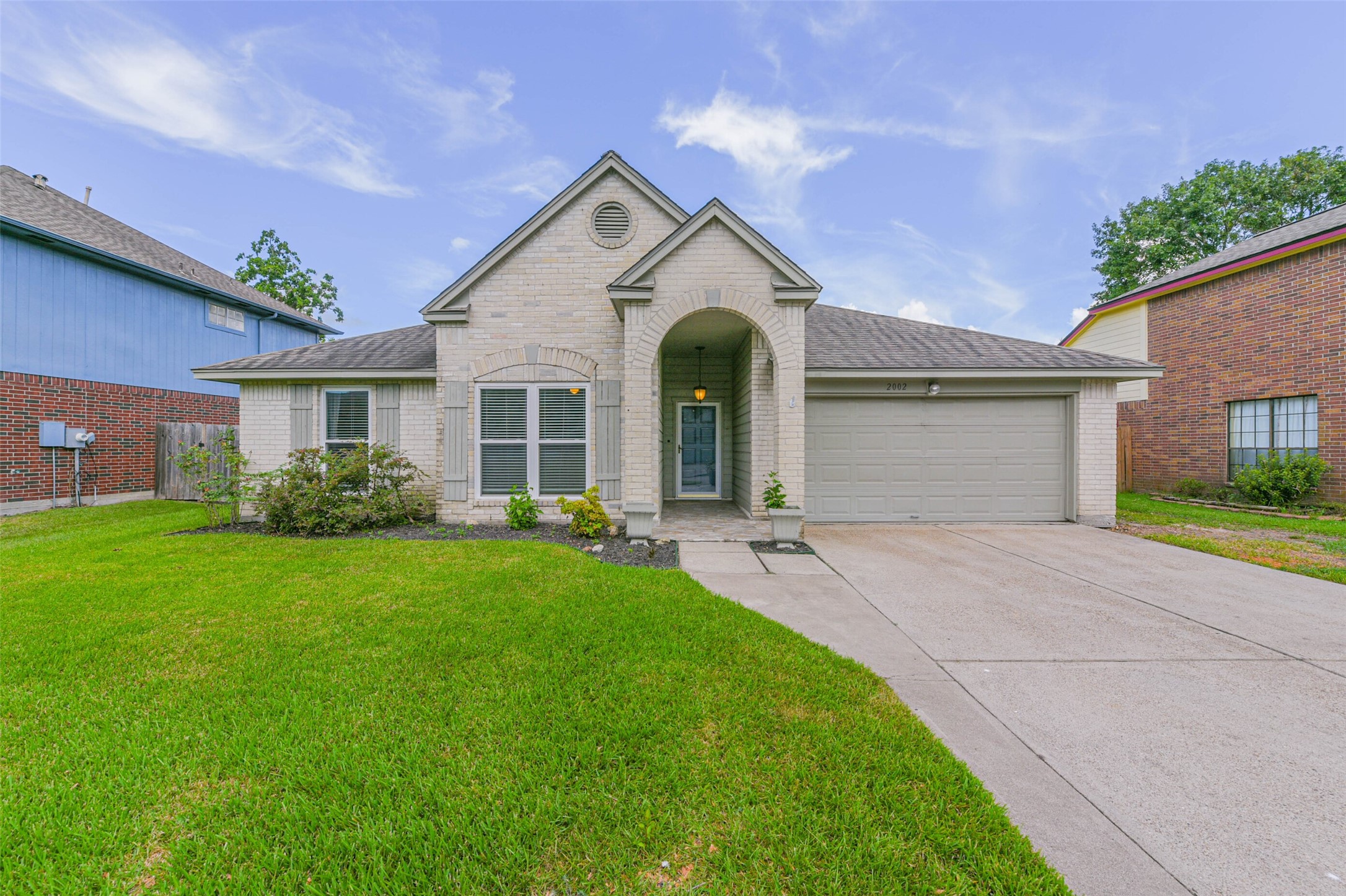 2002 Edinburg Avenue, League City, TX 77573