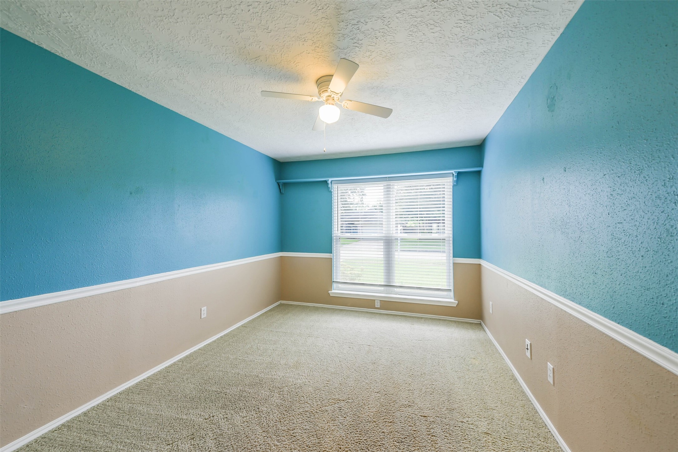 2002 Edinburg Avenue, League City, TX 77573