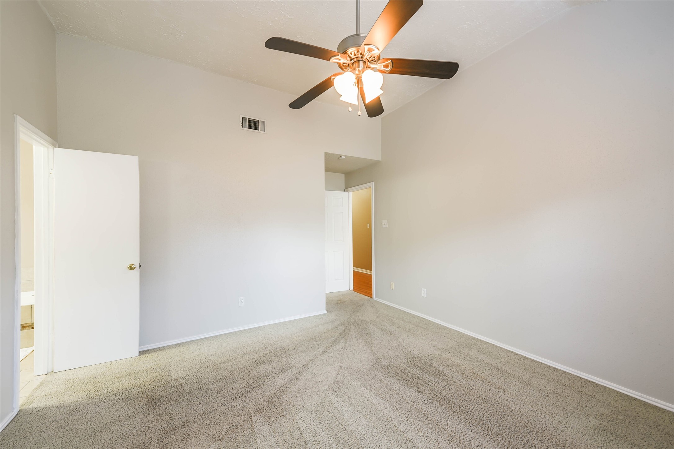 2002 Edinburg Avenue, League City, TX 77573