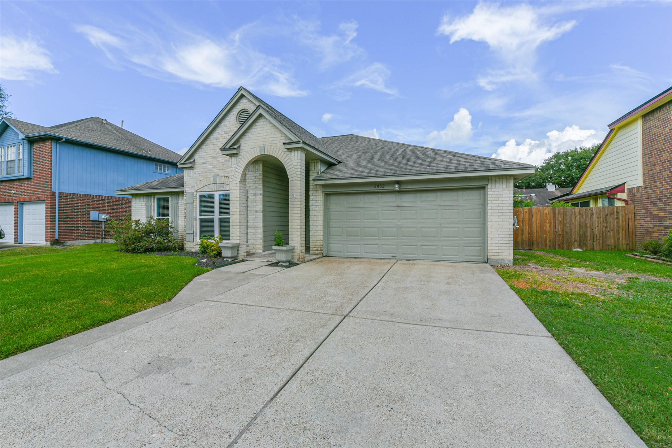 2002 Edinburg Avenue, League City, TX 77573