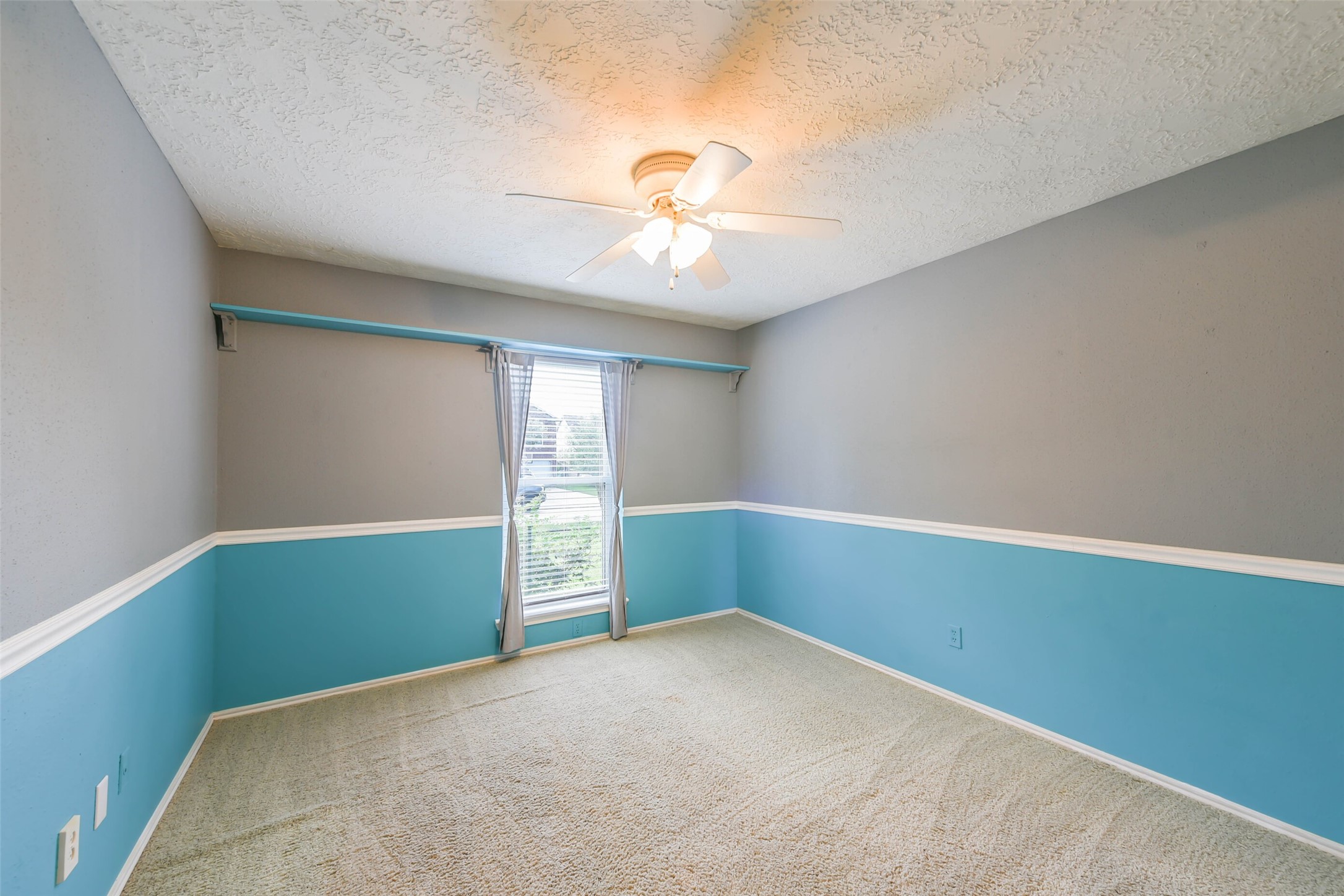 2002 Edinburg Avenue, League City, TX 77573