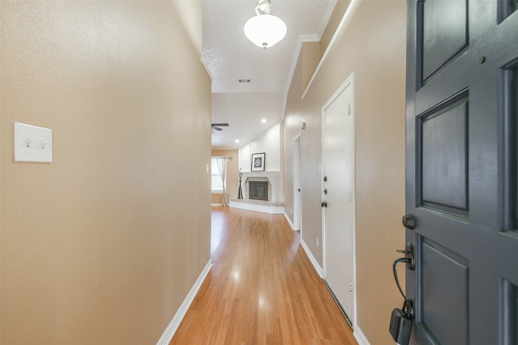 2002 Edinburg Avenue, League City, TX 77573