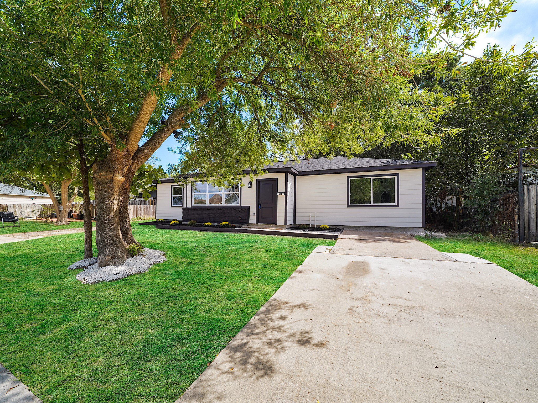 Virtually enhanced lawn