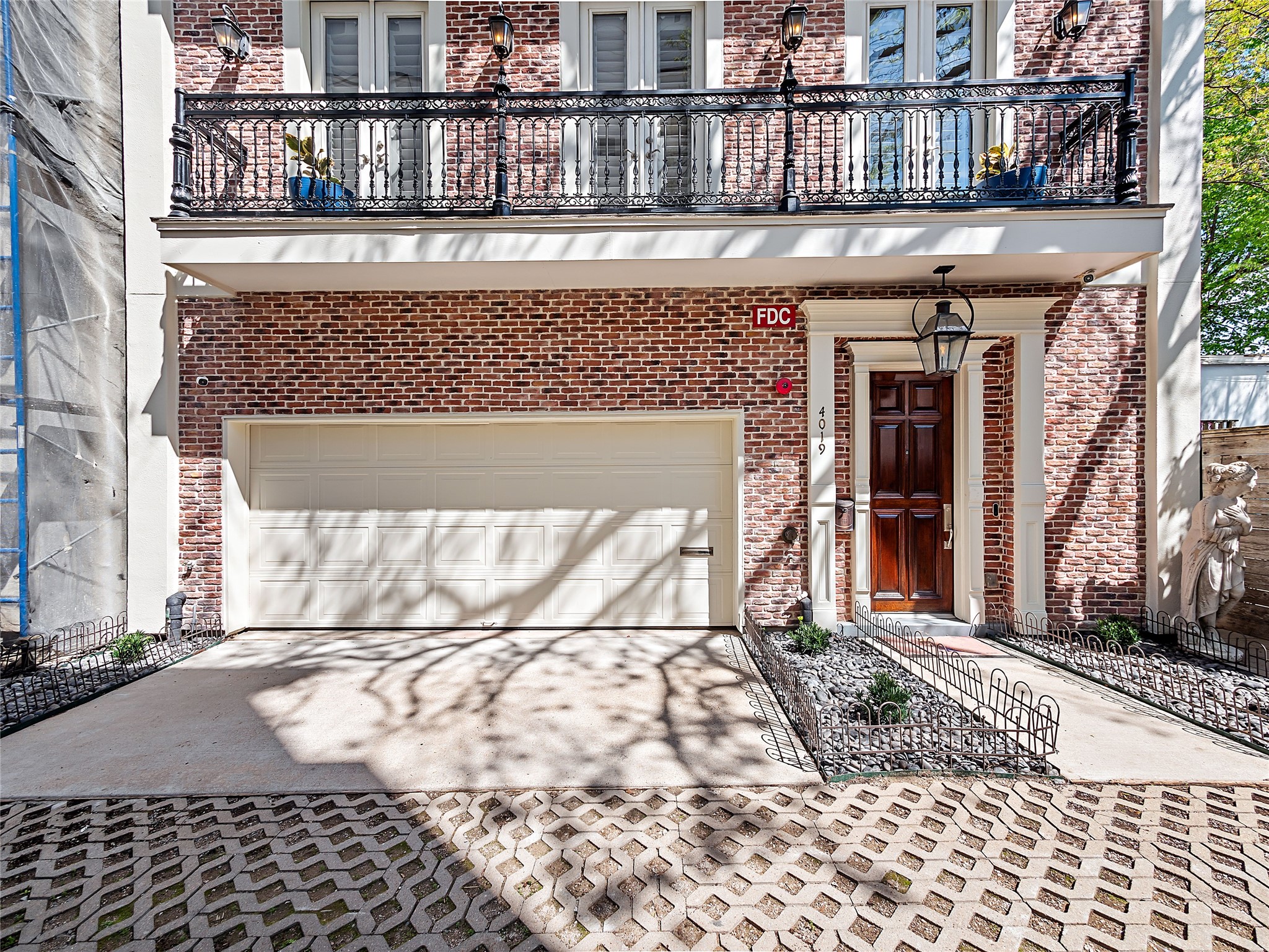 4019 Driscoll Street, Houston, TX 77098