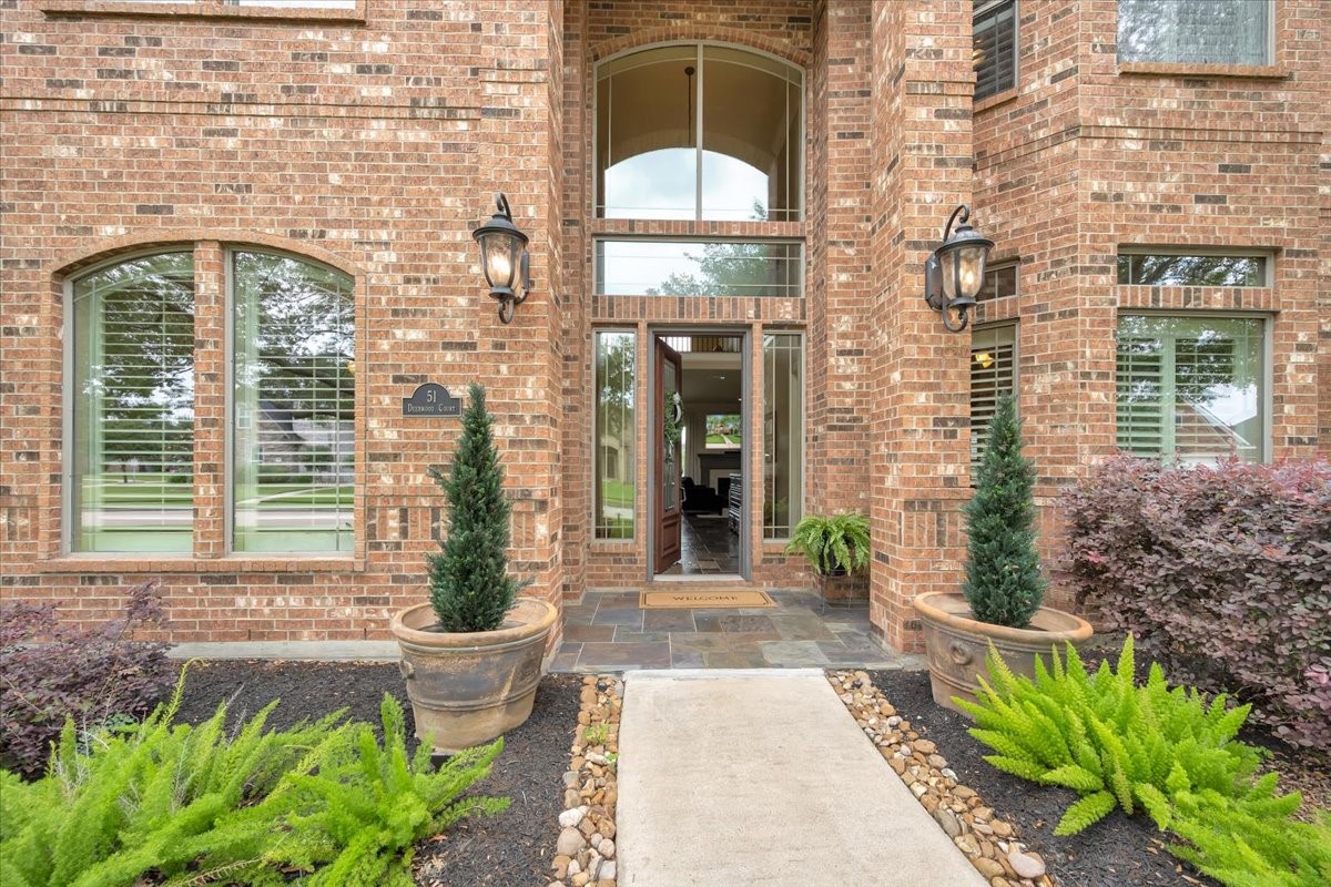 51 Deerwood Court, Lake Jackson, TX 77566