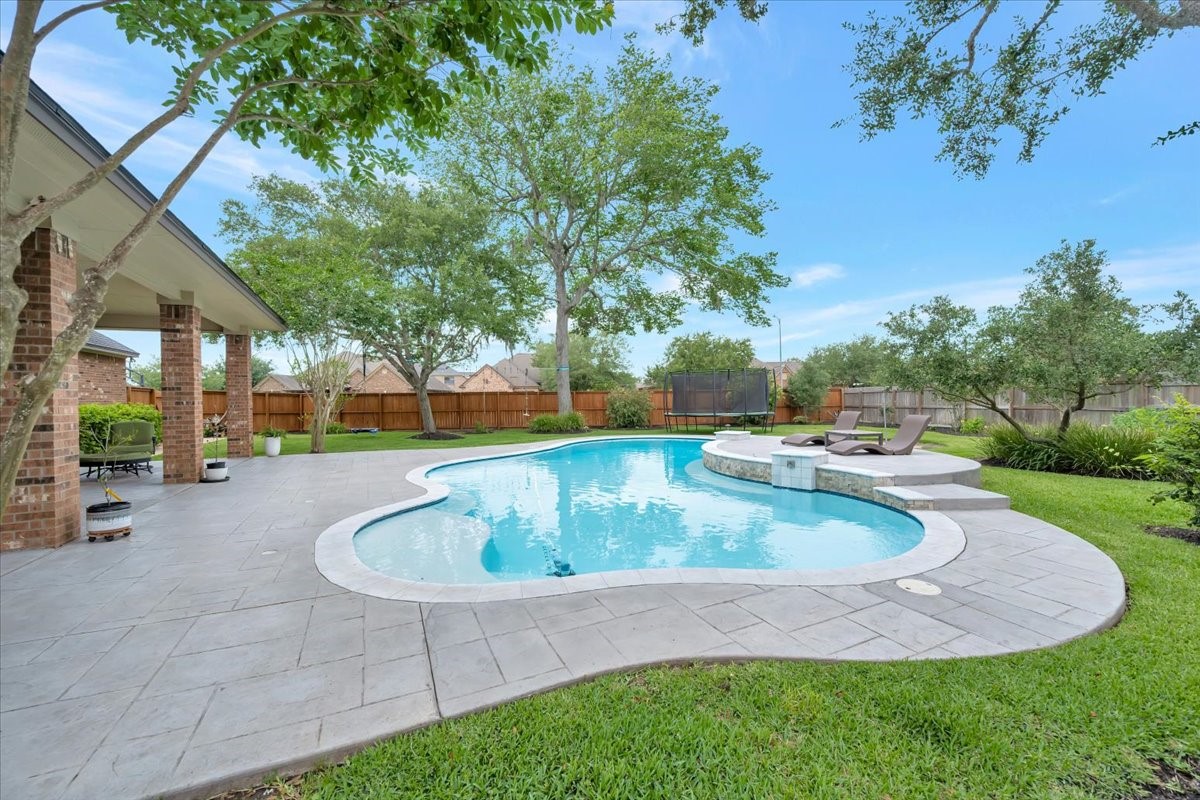 51 Deerwood Court, Lake Jackson, TX 77566