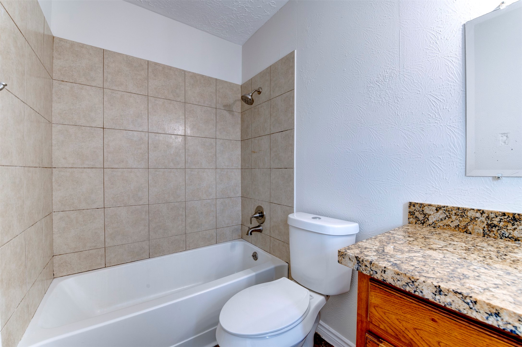 4814 Big Reef Drive, Bacliff, TX 77518