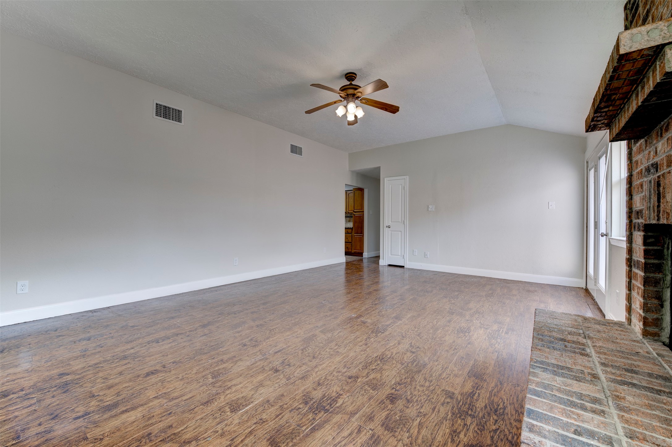 4814 Big Reef Drive, Bacliff, TX 77518