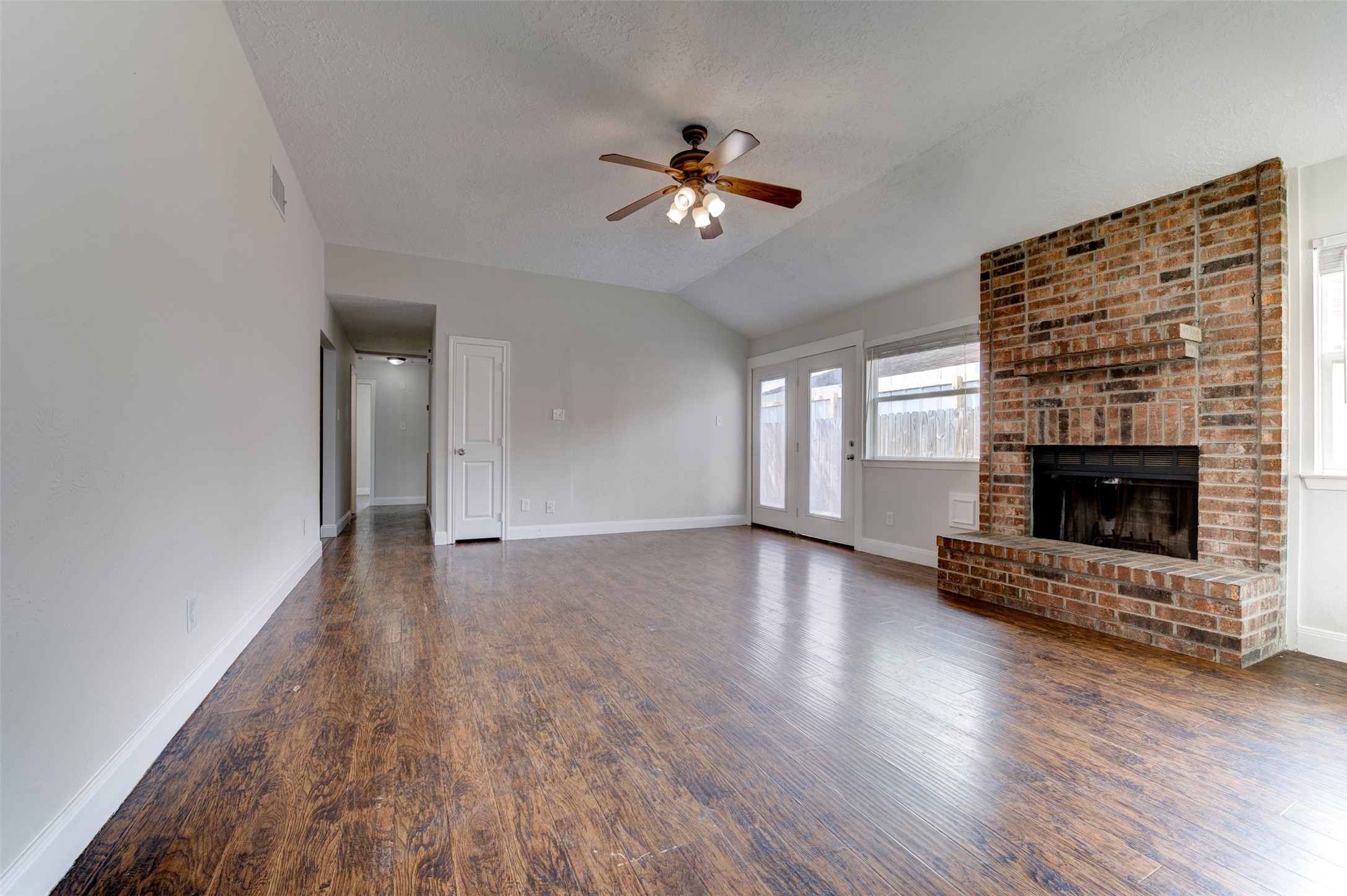4814 Big Reef Drive, Bacliff, TX 77518