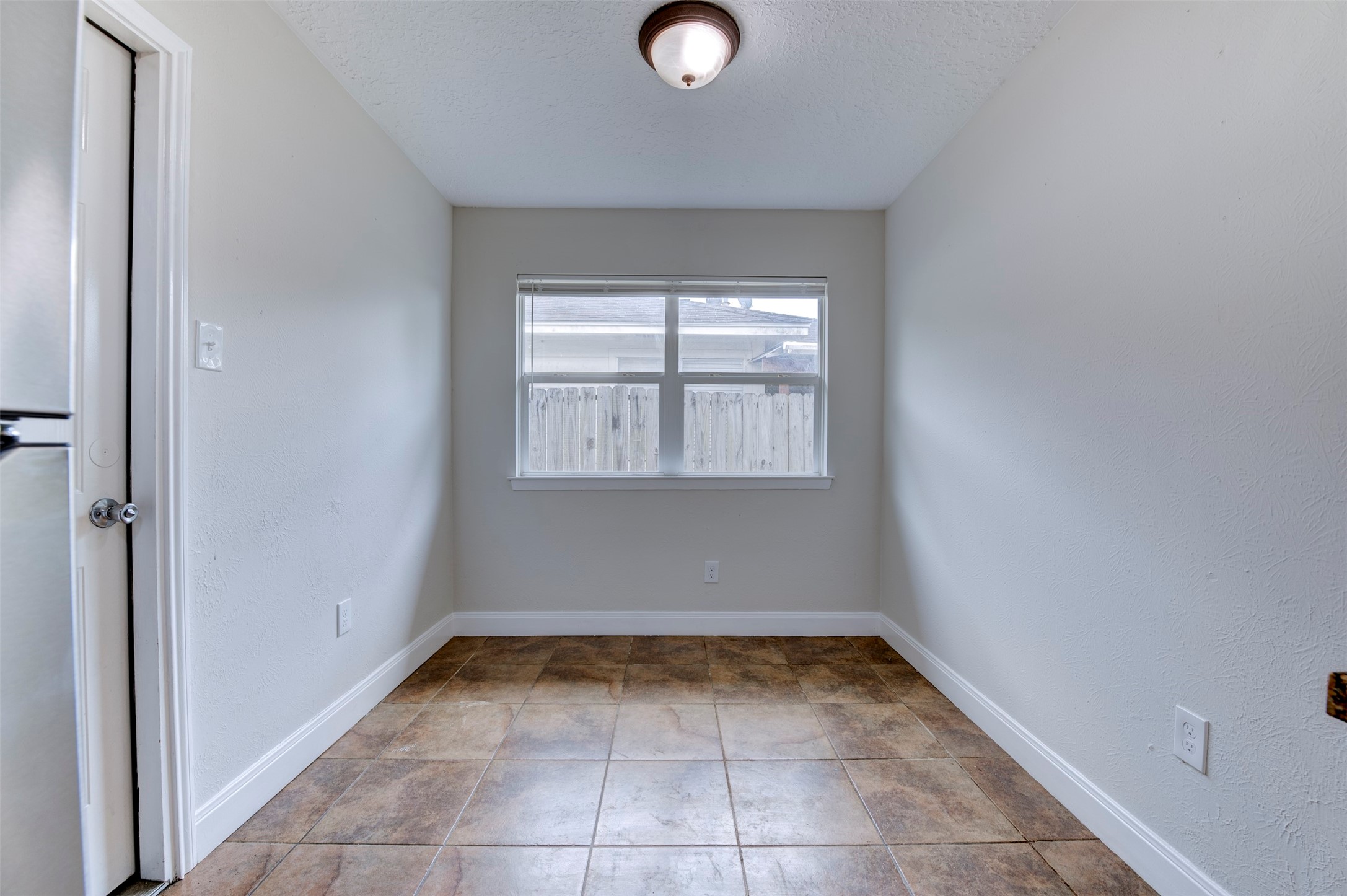 4814 Big Reef Drive, Bacliff, TX 77518