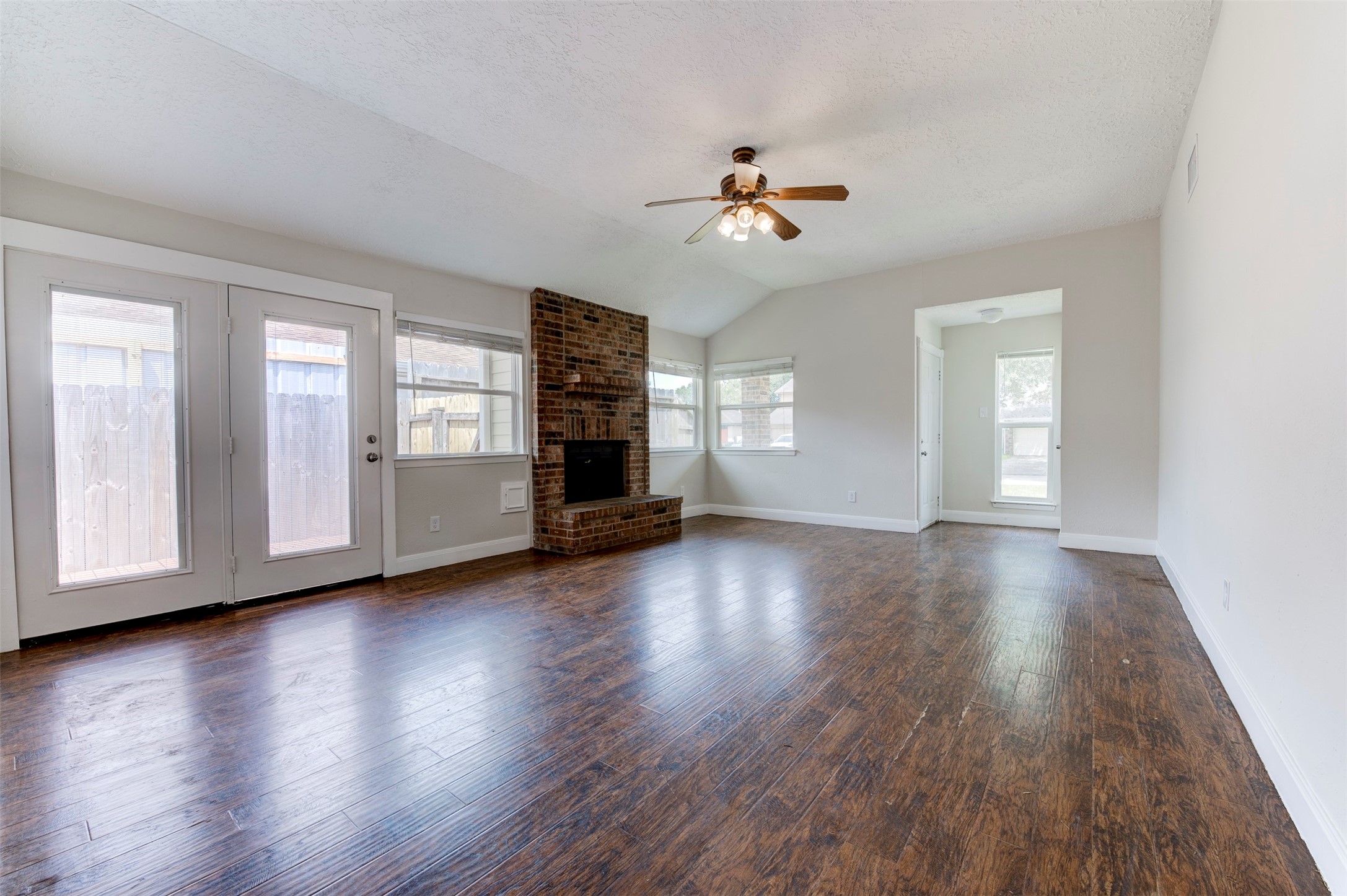 4814 Big Reef Drive, Bacliff, TX 77518
