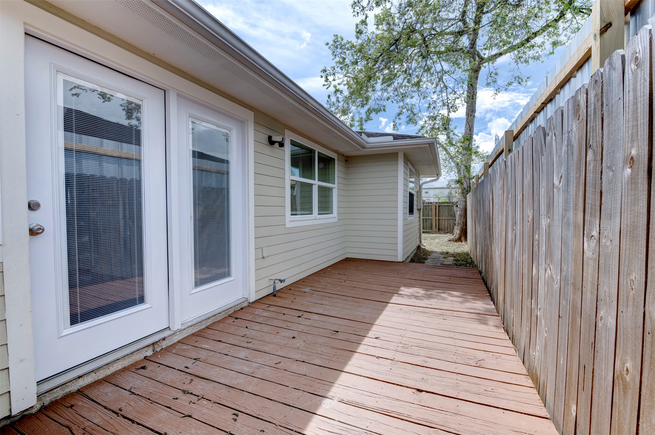 4814 Big Reef Drive, Bacliff, TX 77518