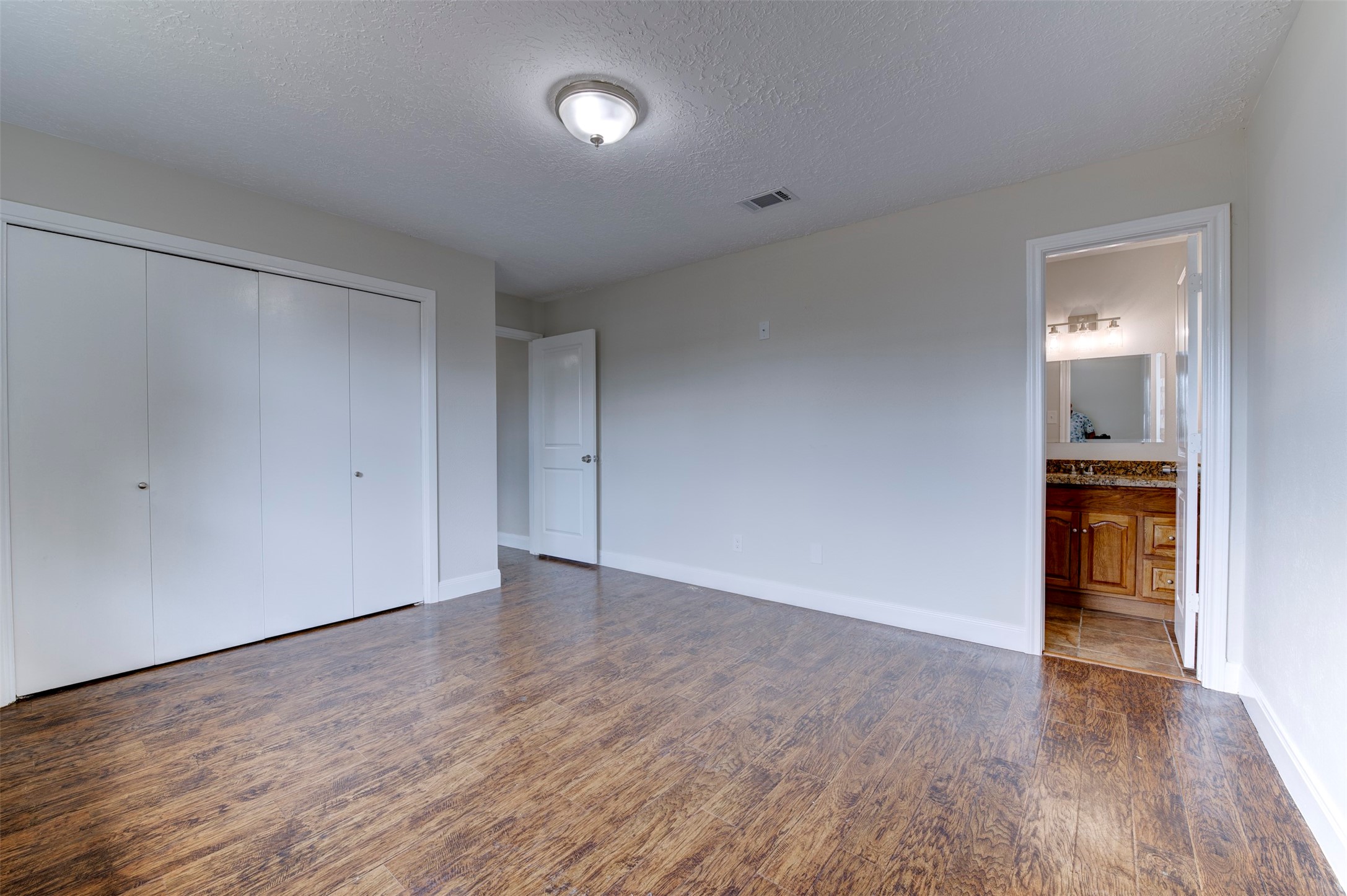 4814 Big Reef Drive, Bacliff, TX 77518