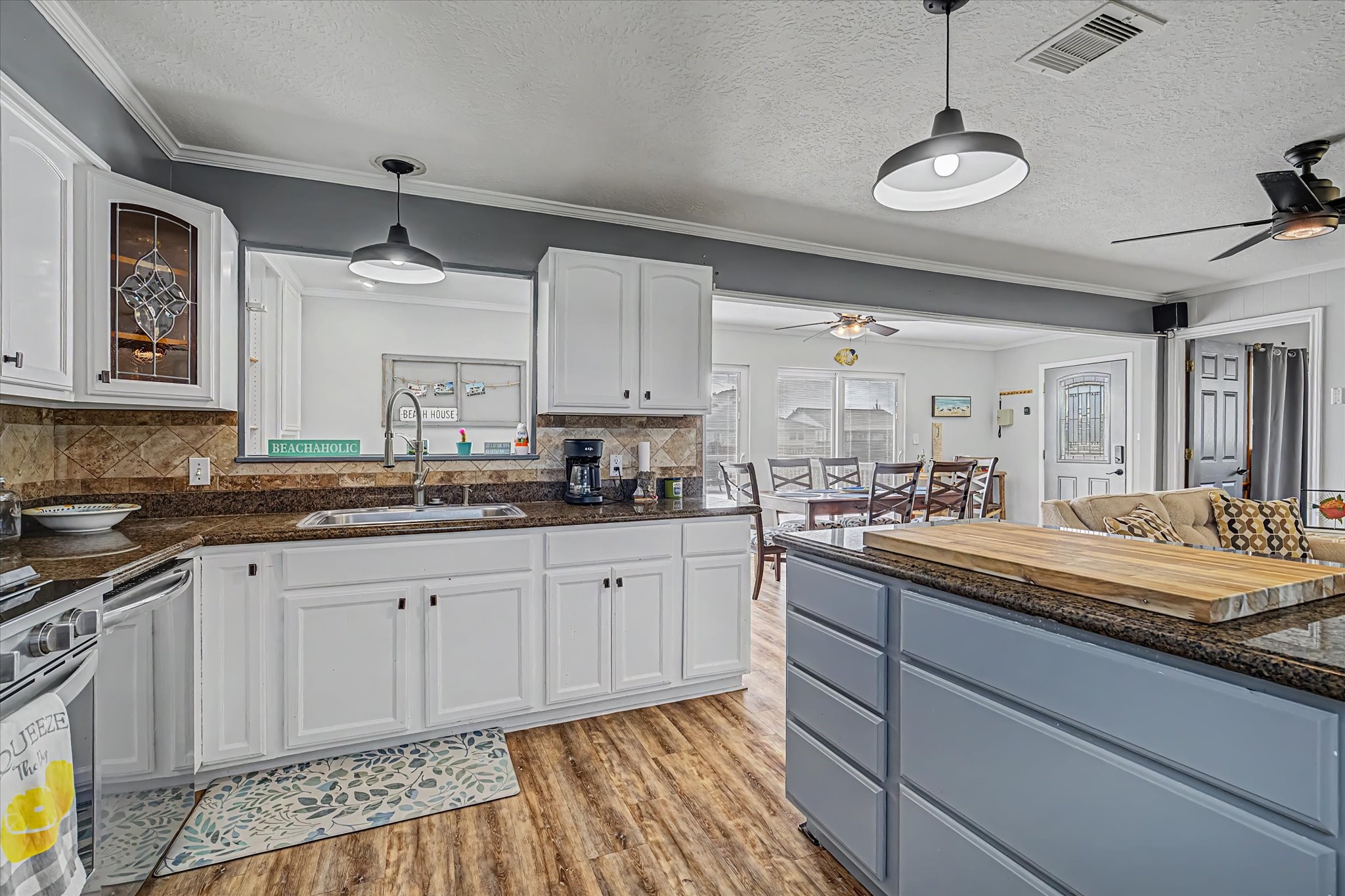400 Ling, Bayou Vista, TX 77563