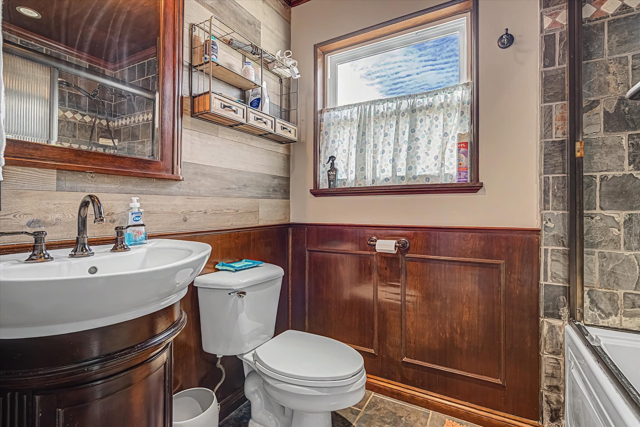 400 Ling, Bayou Vista, TX 77563