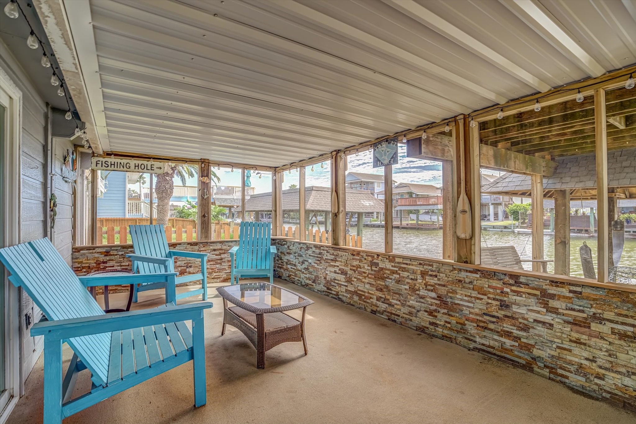 400 Ling, Bayou Vista, TX 77563