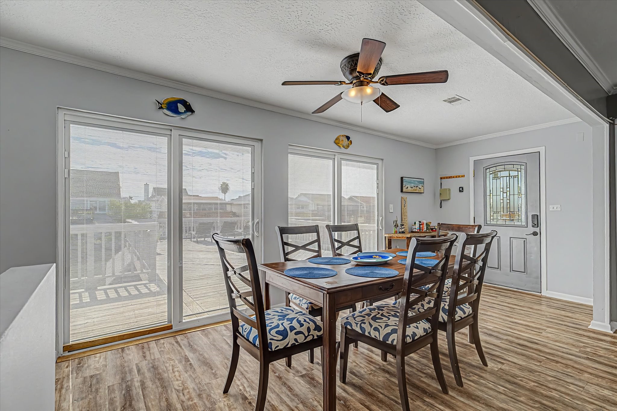 400 Ling, Bayou Vista, TX 77563