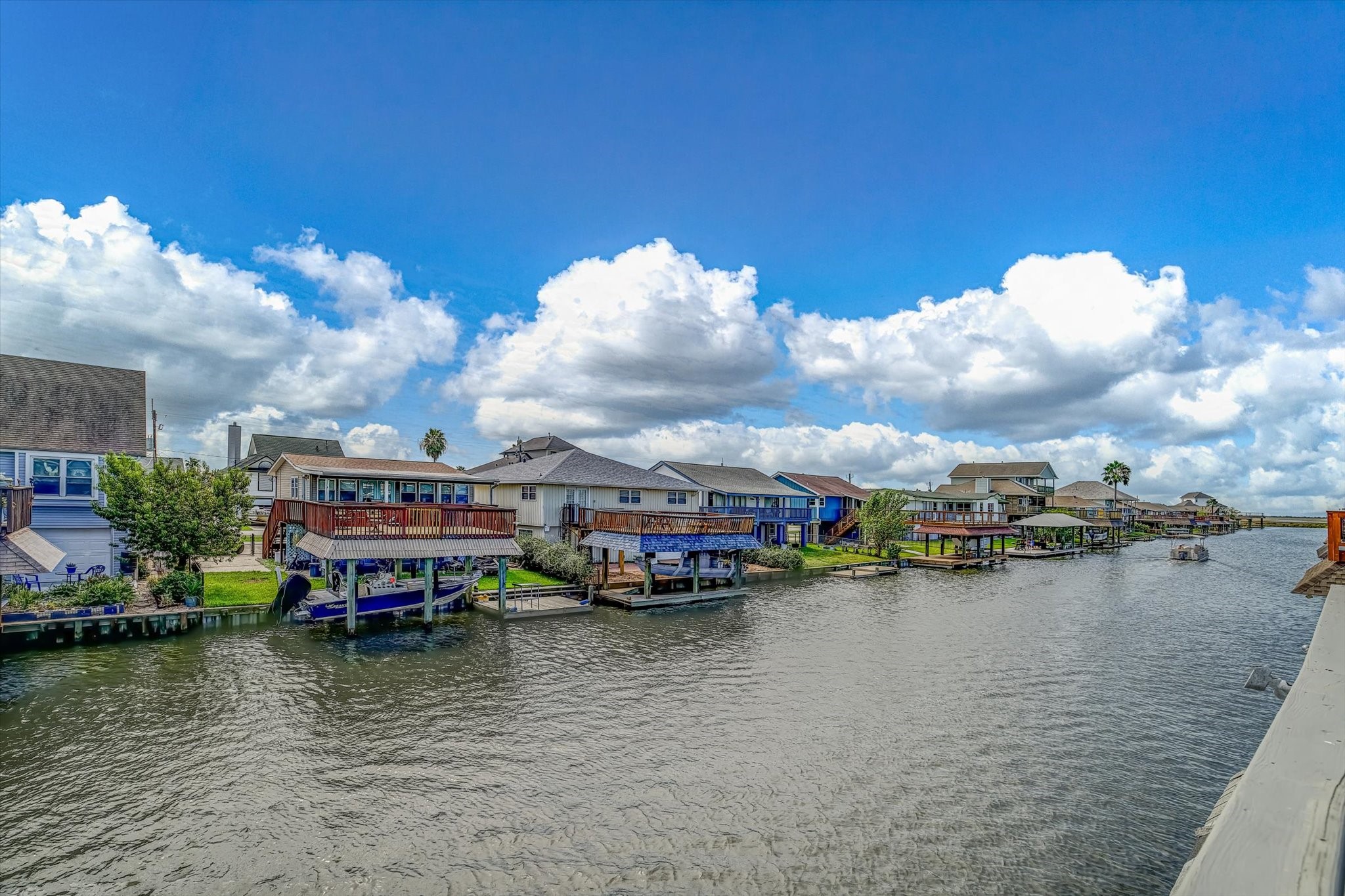 400 Ling, Bayou Vista, TX 77563