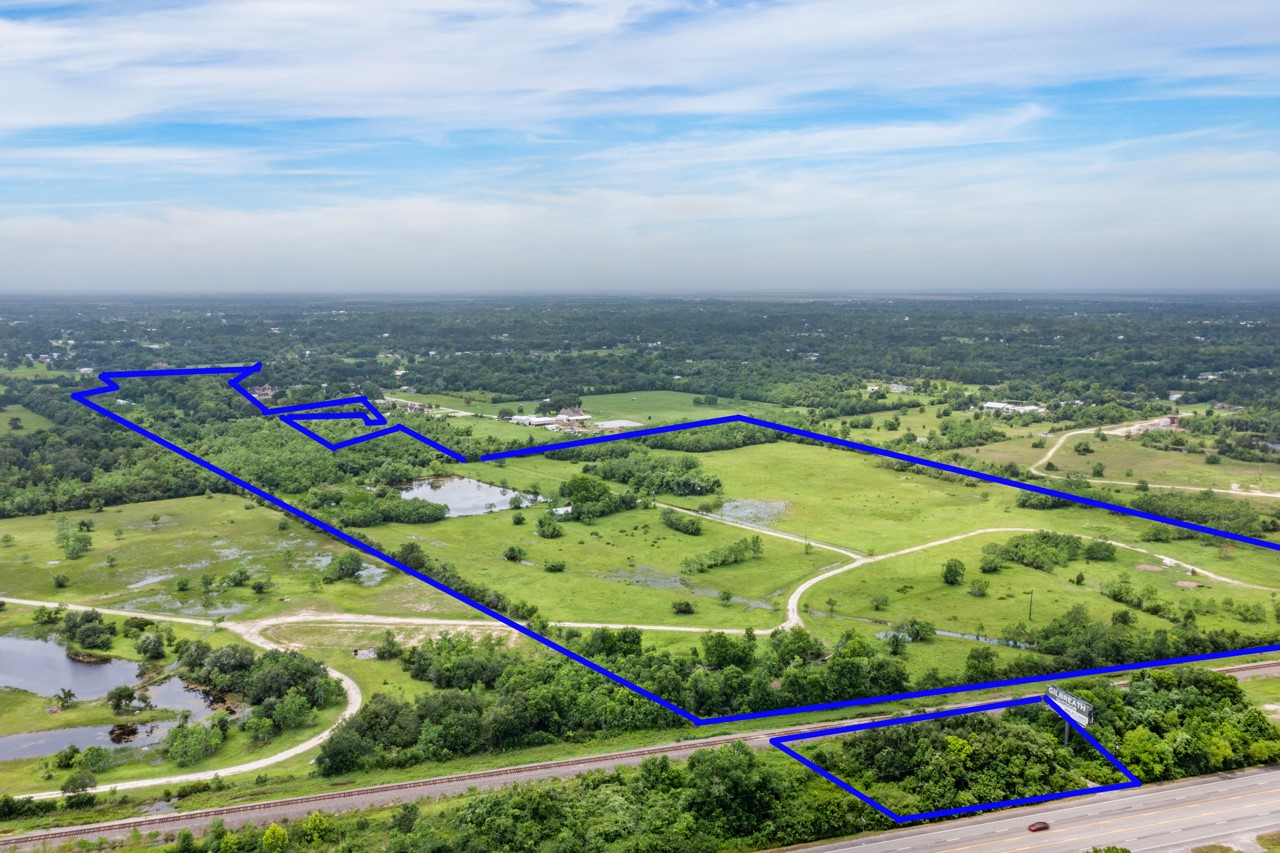 10935 Highway 6, Hitchcock, TX 77510