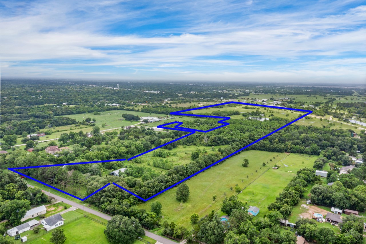 10935 Highway 6, Hitchcock, TX 77510